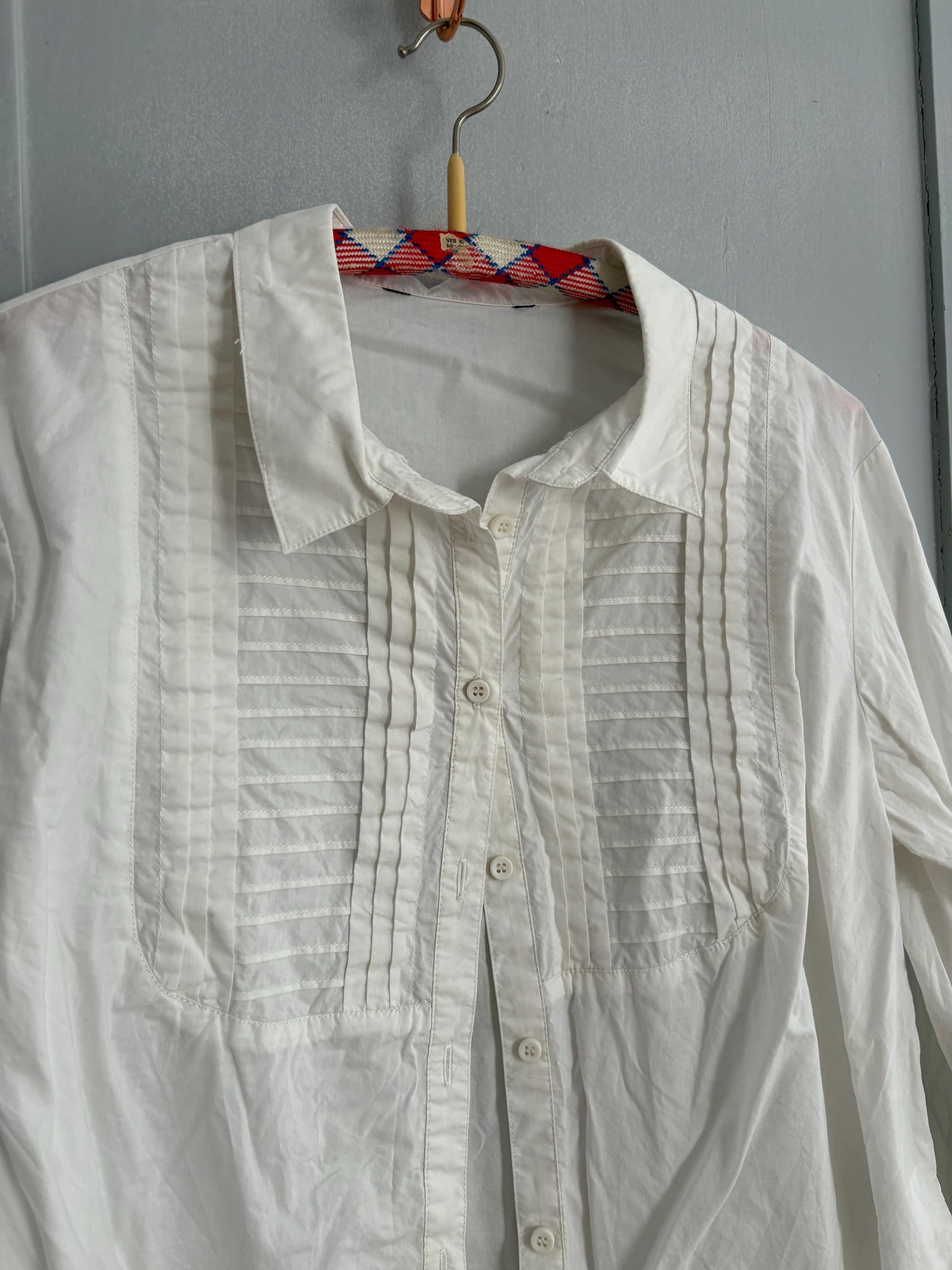 vintage white blouse pleated front romantic shirt long sleeve minimalist top button down EU 40 US M