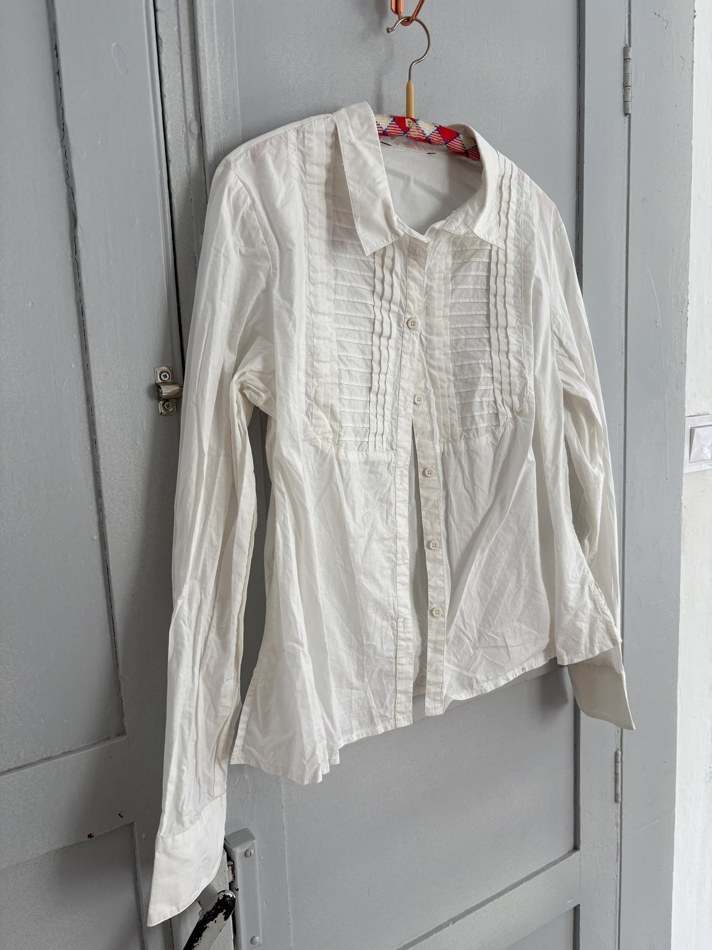 vintage white blouse pleated front romantic shirt long sleeve minimalist top button down EU 40 US M