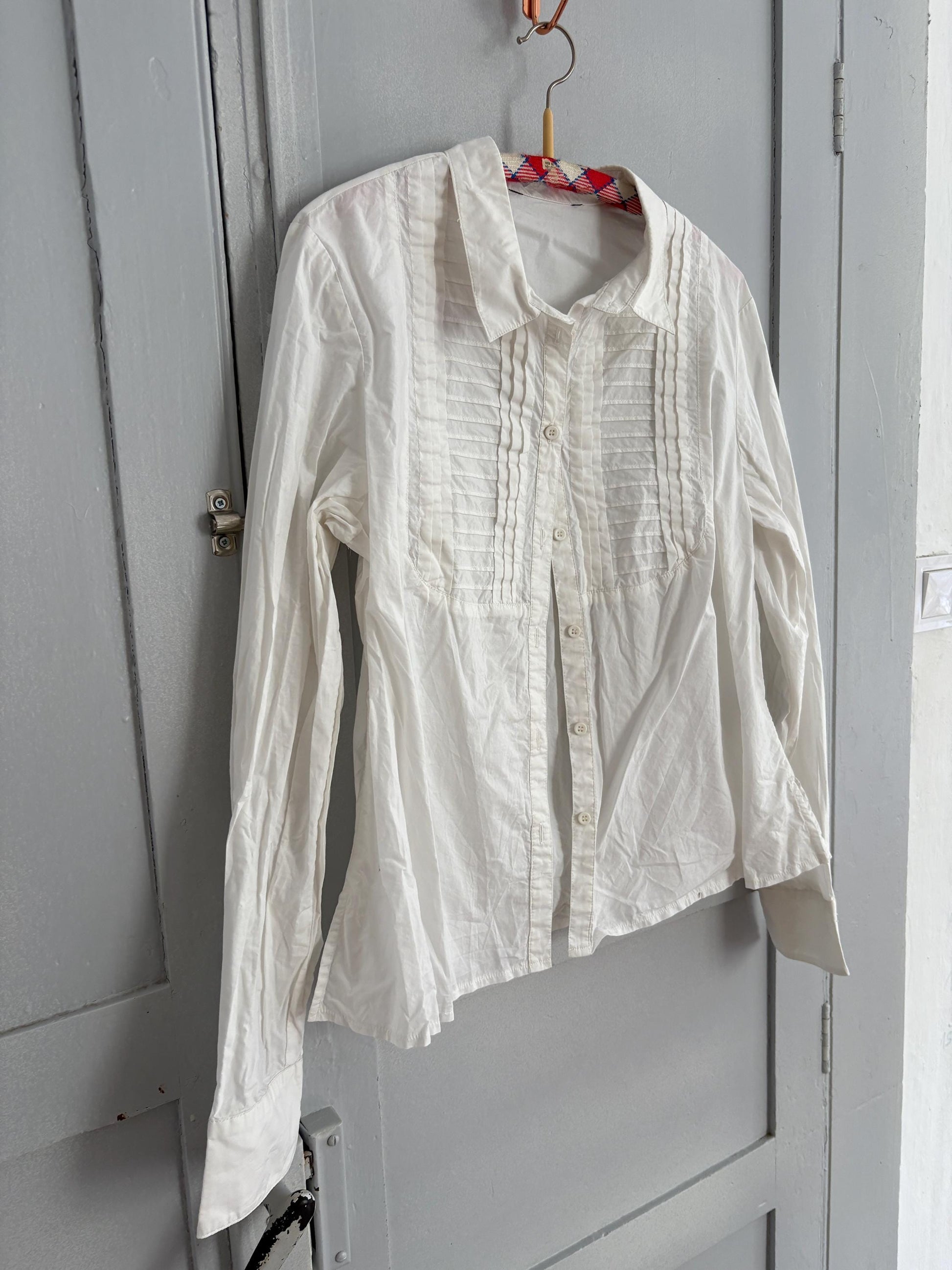 vintage white blouse pleated front romantic shirt long sleeve minimalist top button down EU 40 US M