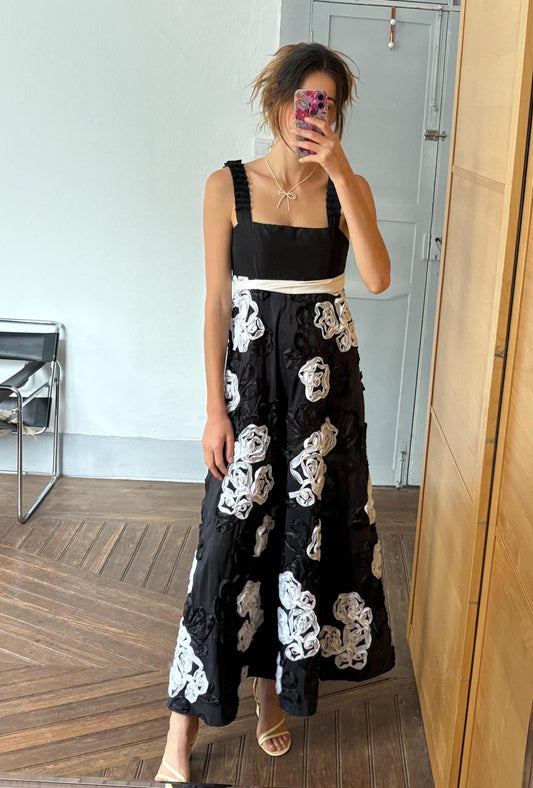 Vintage Black & White 3D Floral Evening Gown – Romantic Statement Maxi Dress with Elegant Neckline