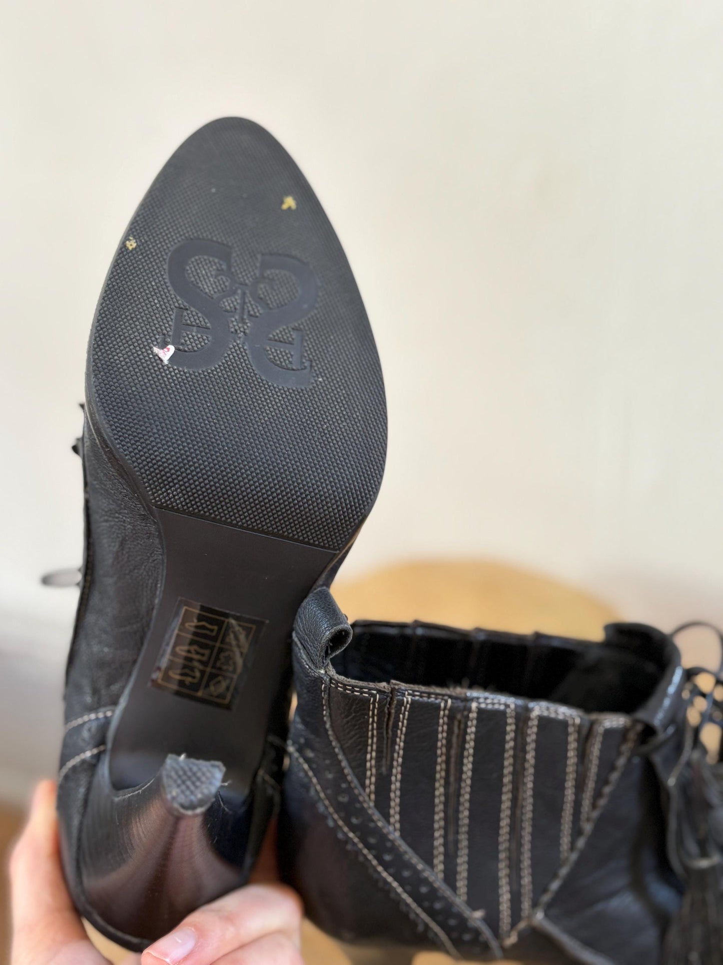 Vintage Adolfo Dominguez Black Leather Heels – Fringe Detail & Western Chic Vibes, Size EU 37 - US 6.5–7 - UK 4.5