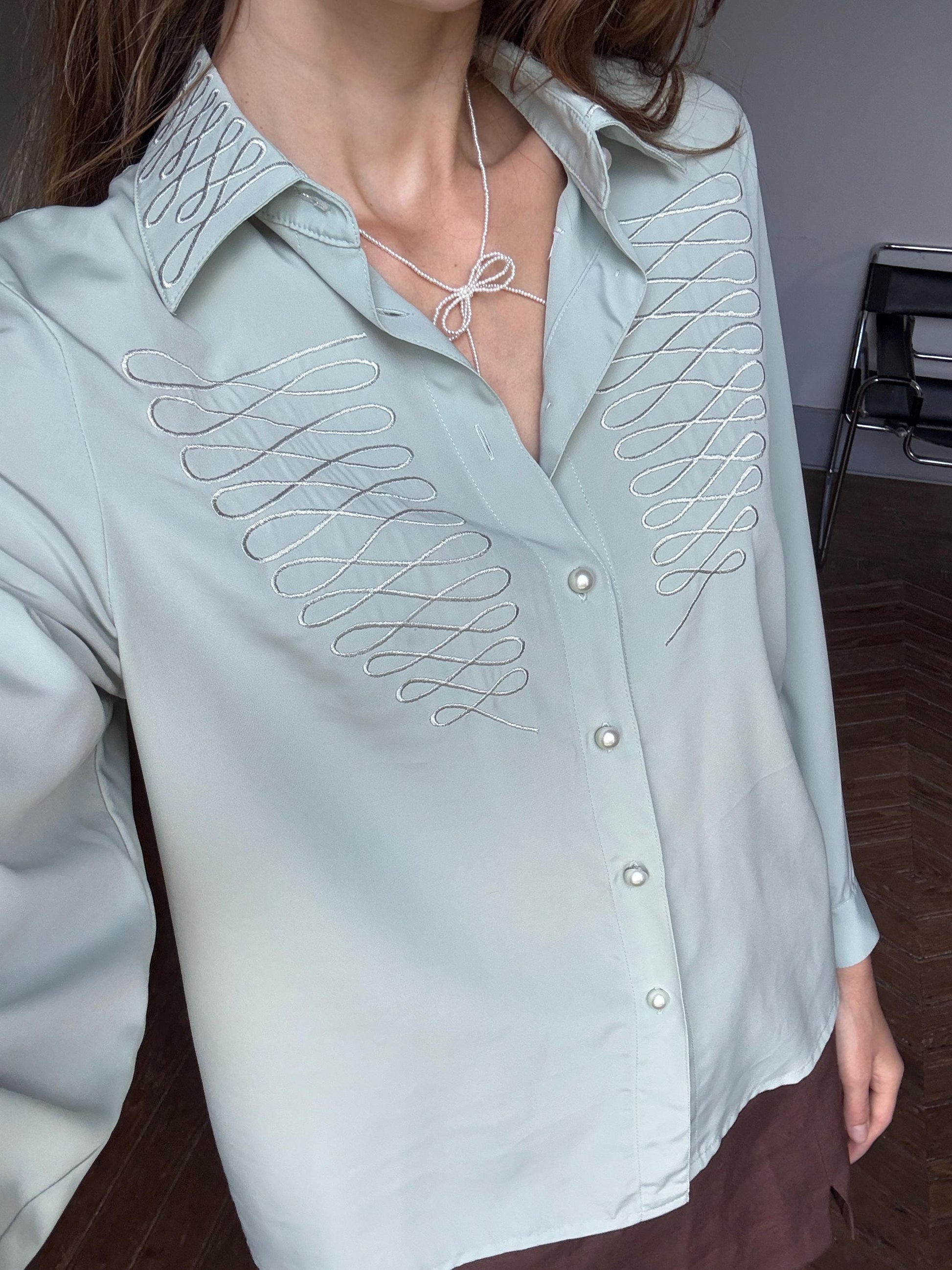 Romantic Guipur Blouse with Pearl Buttons — detail
