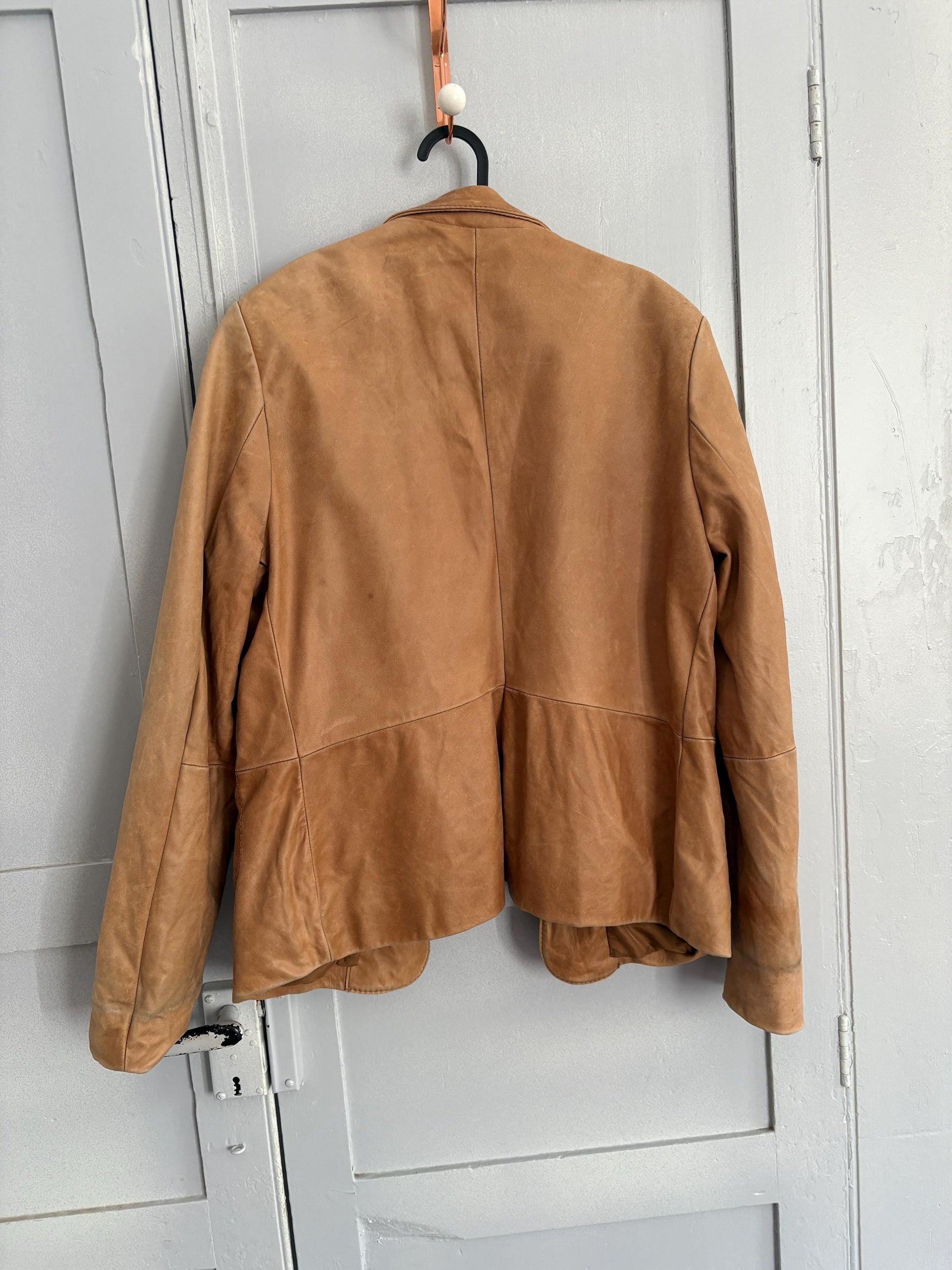 Vintage Piel de Caprino leather blazer, Tan light brown jacket, unisex casual oversized fit, classic retro 90s aesthetic,
