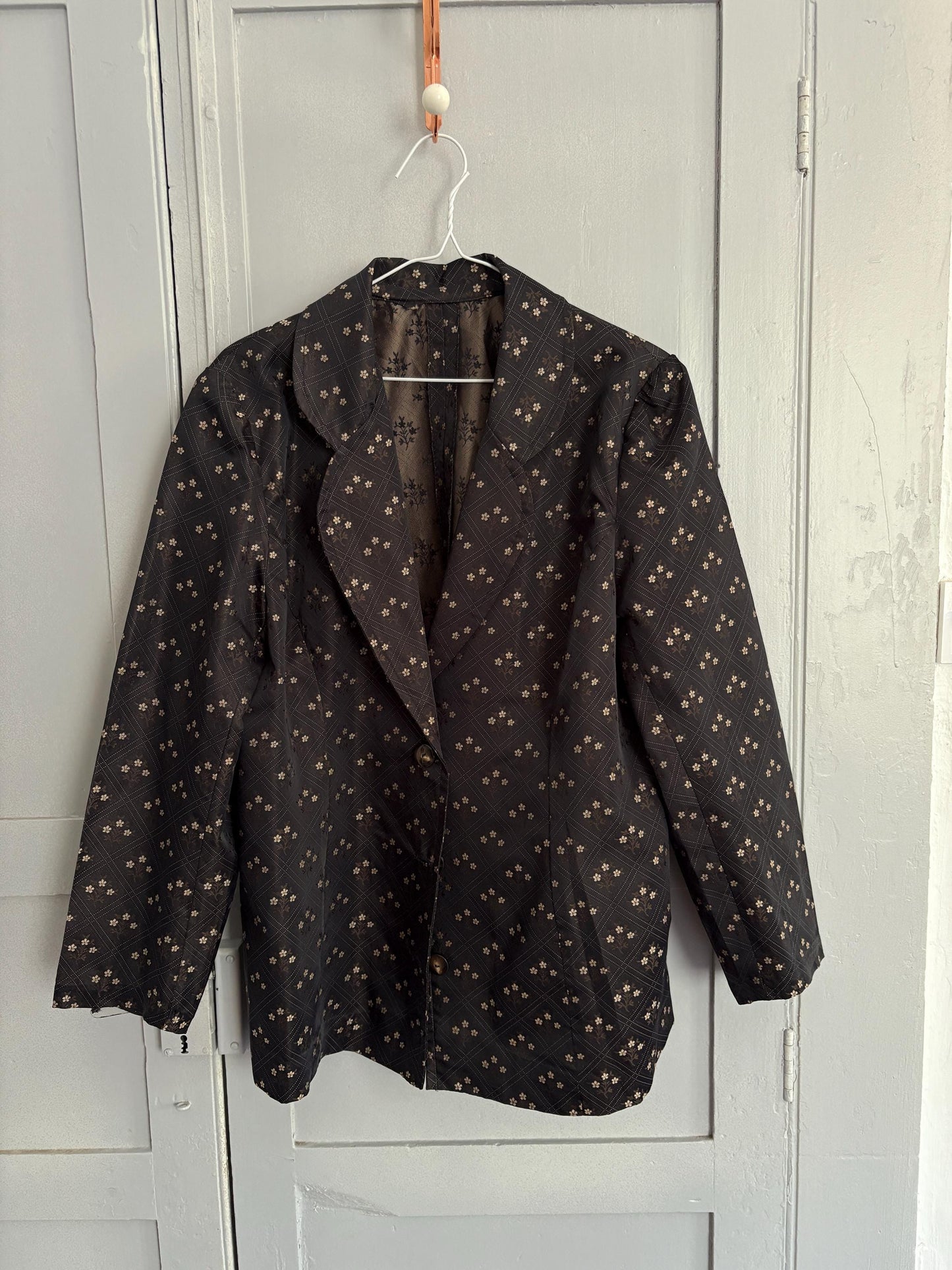 Vintage floral print blazer, handmade luxury jacket, Oversized fit, romantic Gothic aesthetic, unique retro statement piece