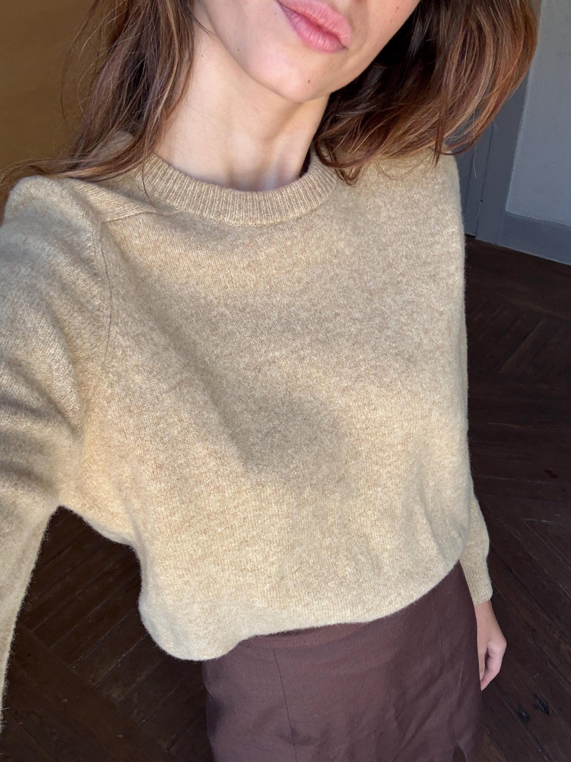 Vintage 100% Lambswool Jumper, Classic Crewneck Sweater, Light Academia Aesthetic, Minimalist Knitwear, Size M-L