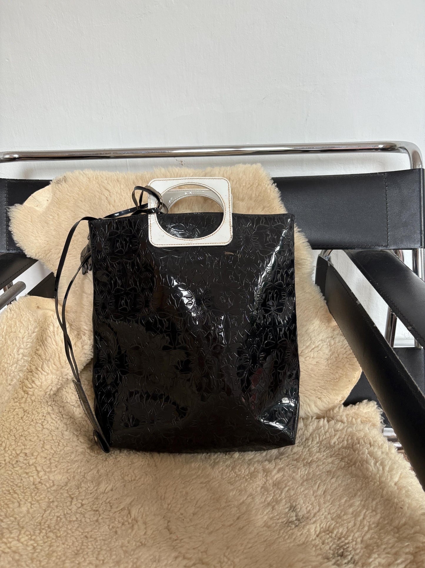 Vintage Lancôme Paris Black Patent Bag – Y2K Glossy Handbag with Cutout Handle – Statement Style – One Size