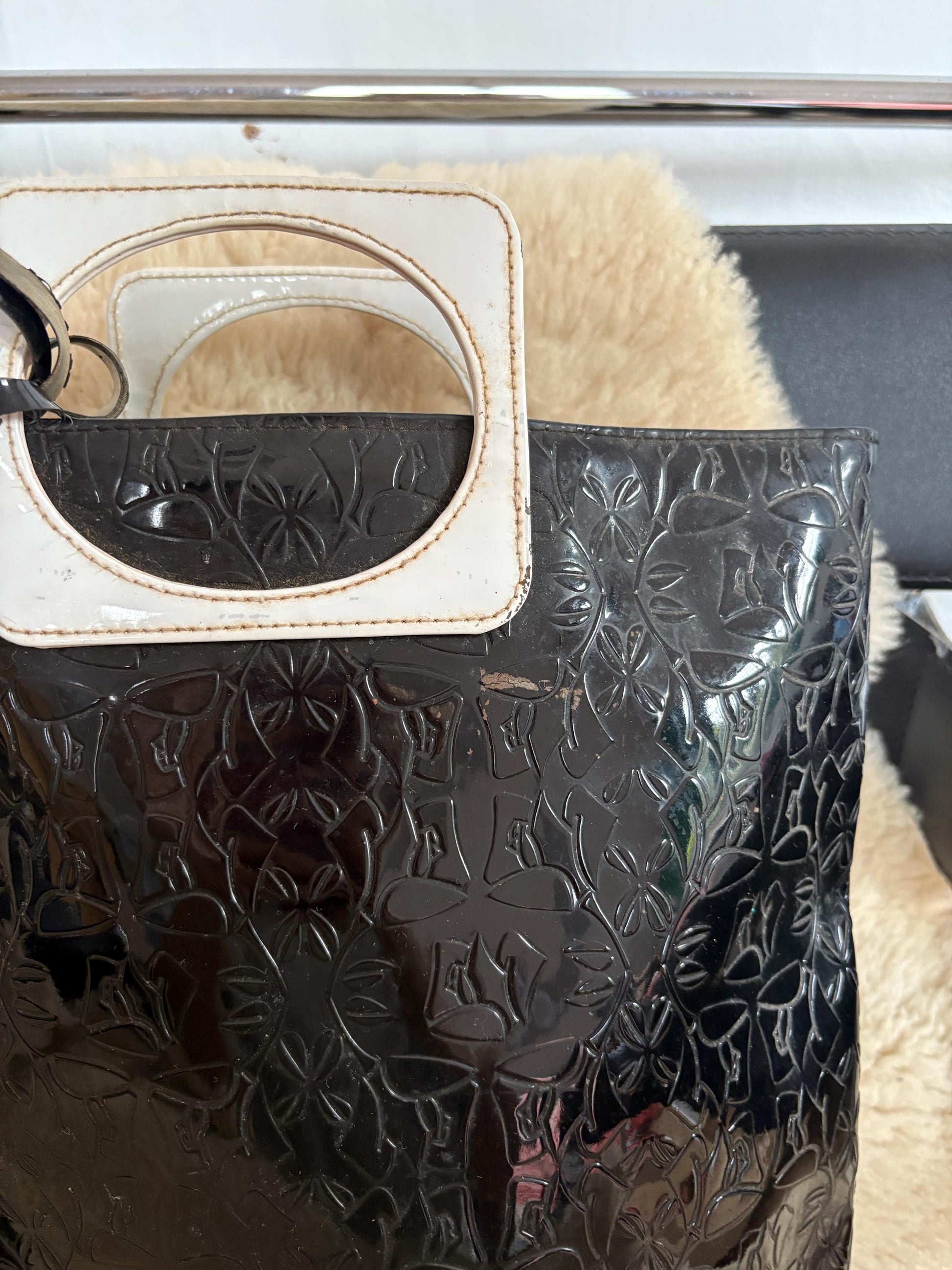 Vintage Lancôme Paris Black Patent Bag – Y2K Glossy Handbag with Cutout Handle – Statement Style – One Size