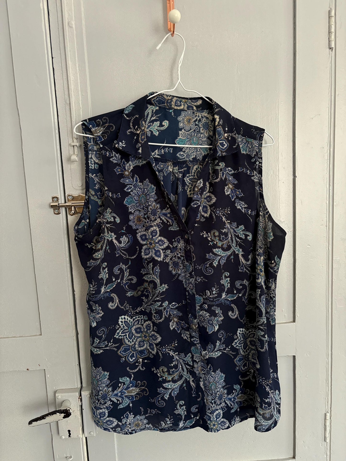 Vintage floral sleeveless blouse, navy blue summer button-up, boho chic retro top, lightweight paisley shirt, tie-front or loose-fit styling