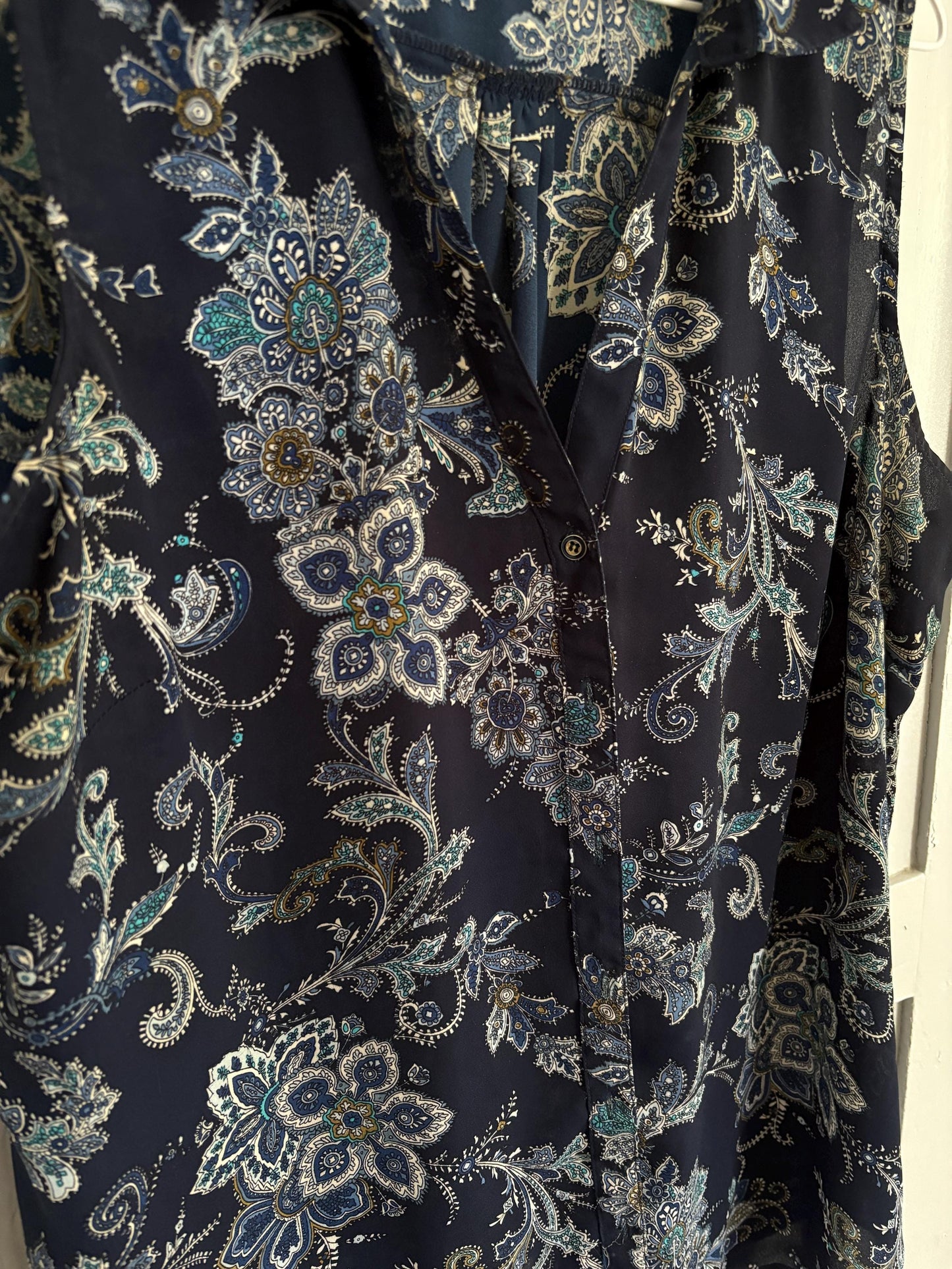 Vintage floral sleeveless blouse, navy blue summer button-up, boho chic retro top, lightweight paisley shirt, tie-front or loose-fit styling