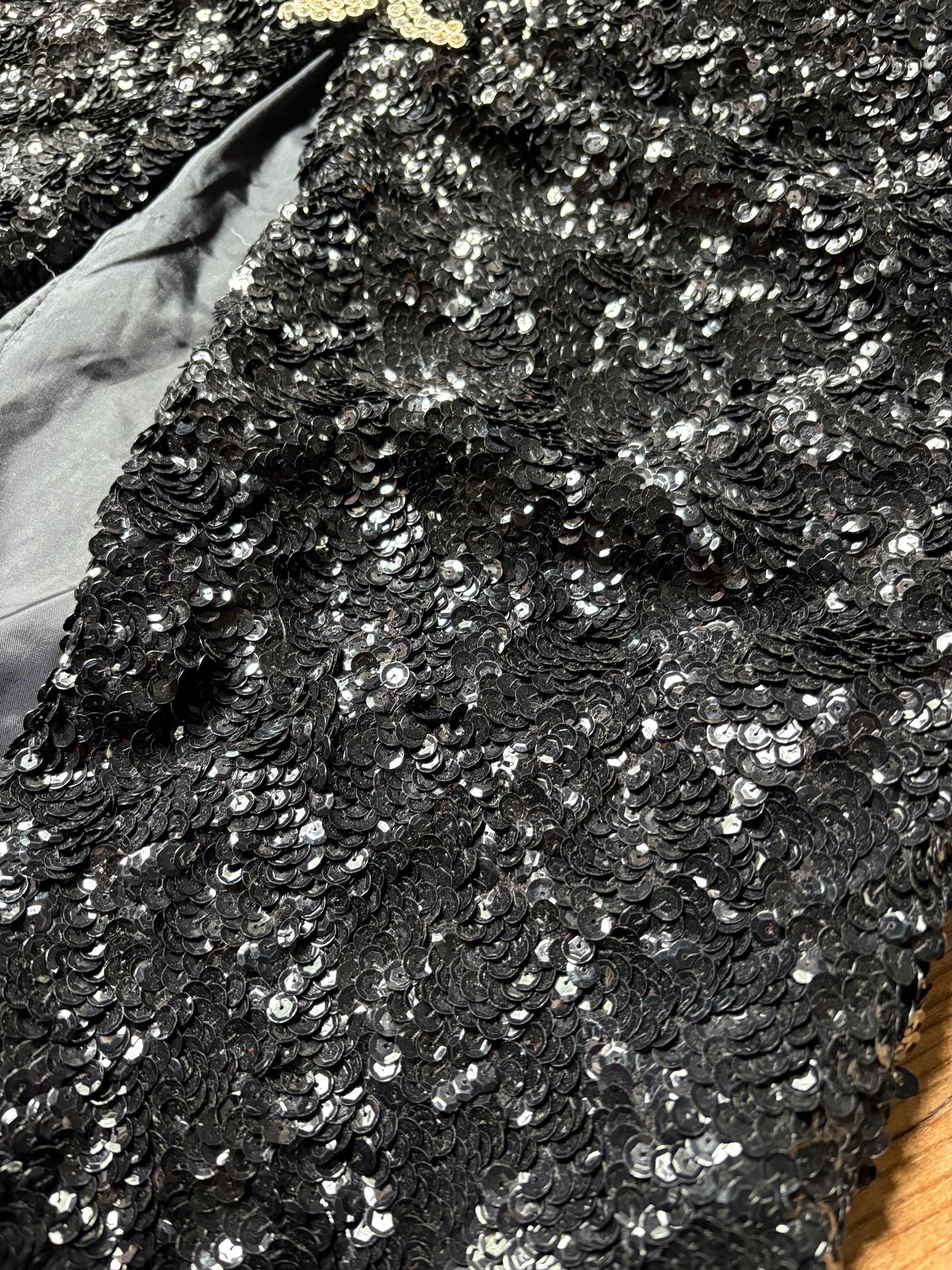 Vintage black sequin evening jacket with diamond bow clasp, Cropped sparkly party blazer, retro glam coquette aesthetic top