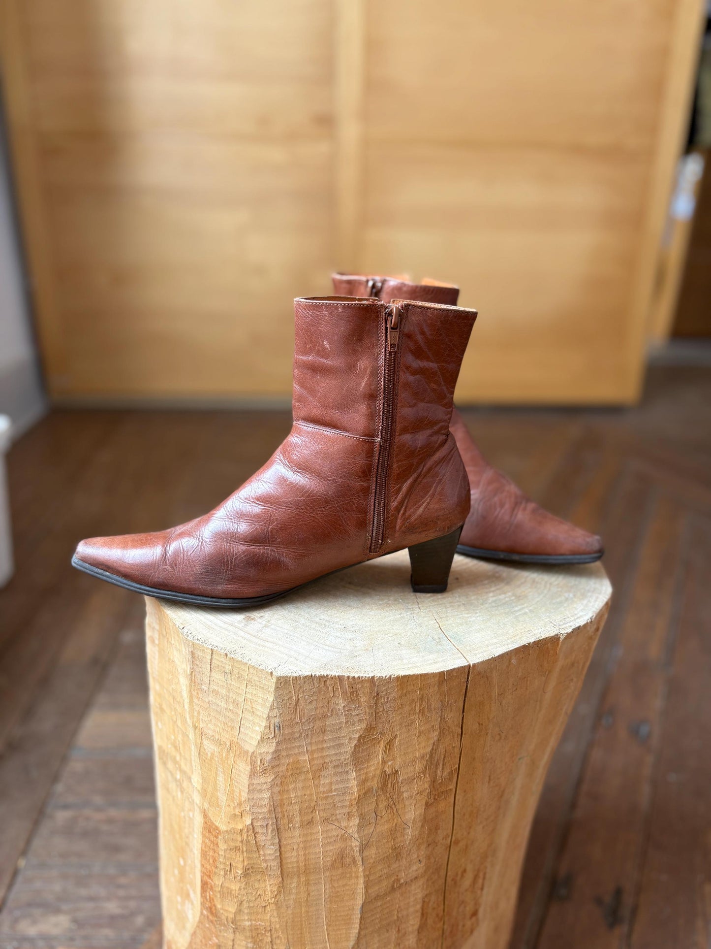 Vintage brown ankle boots pointed toe made in Spain, Size EU 41, Genuine leather heeled boots, 90s style, western chic retro booties