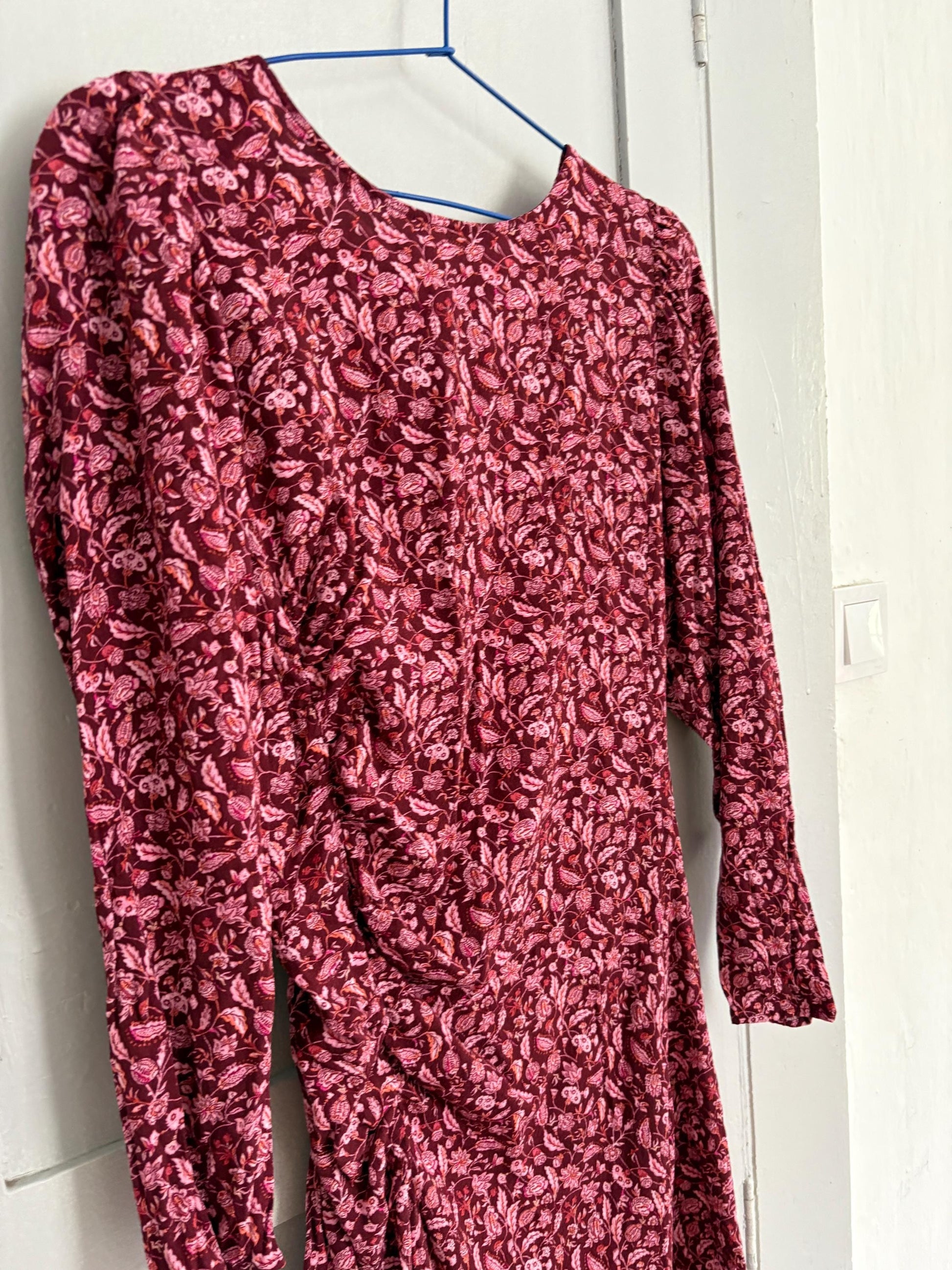 Vintage floral mini dress, Ruched long sleeve bodycon, stylish feminine aesthetic short summer outfit