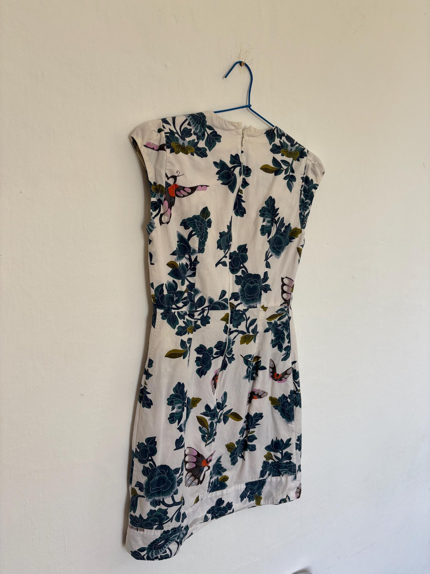 Vintage French Connection PETITE mini dress, Floral butterfly print cotton summer, Super cute and sexy mini dress with cap sleeve, Size UK 8