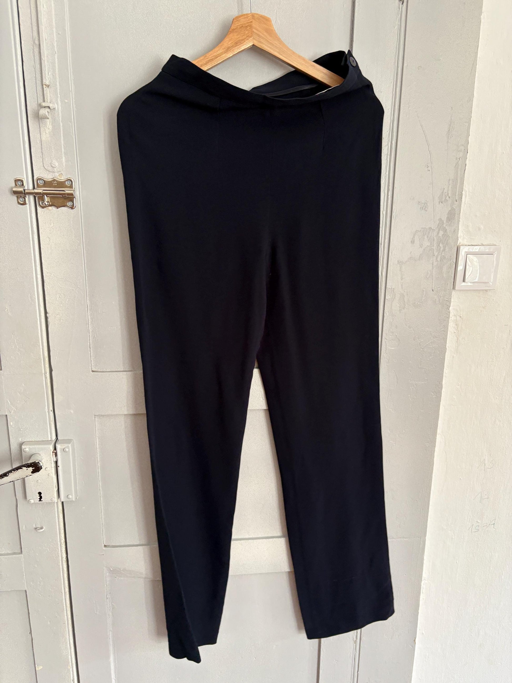 Vintage Mariella Rosato black trousers, sleek high-waisted pants, Italian vintage minimalism, elegant straight leg, soft stretch fabric