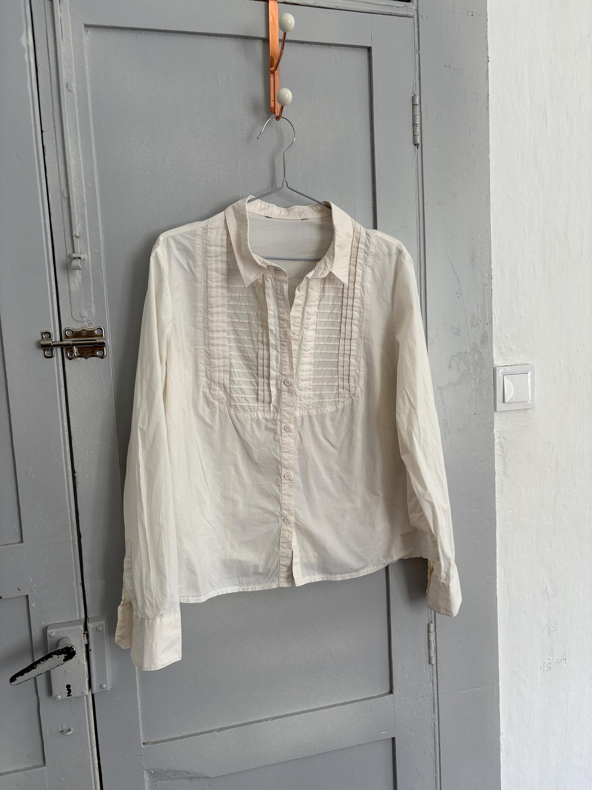 Vintage white button up cotton blouse, Cottage core shirt, Long sleeve dark academia oxford shirt, Formal work wear style, Size M