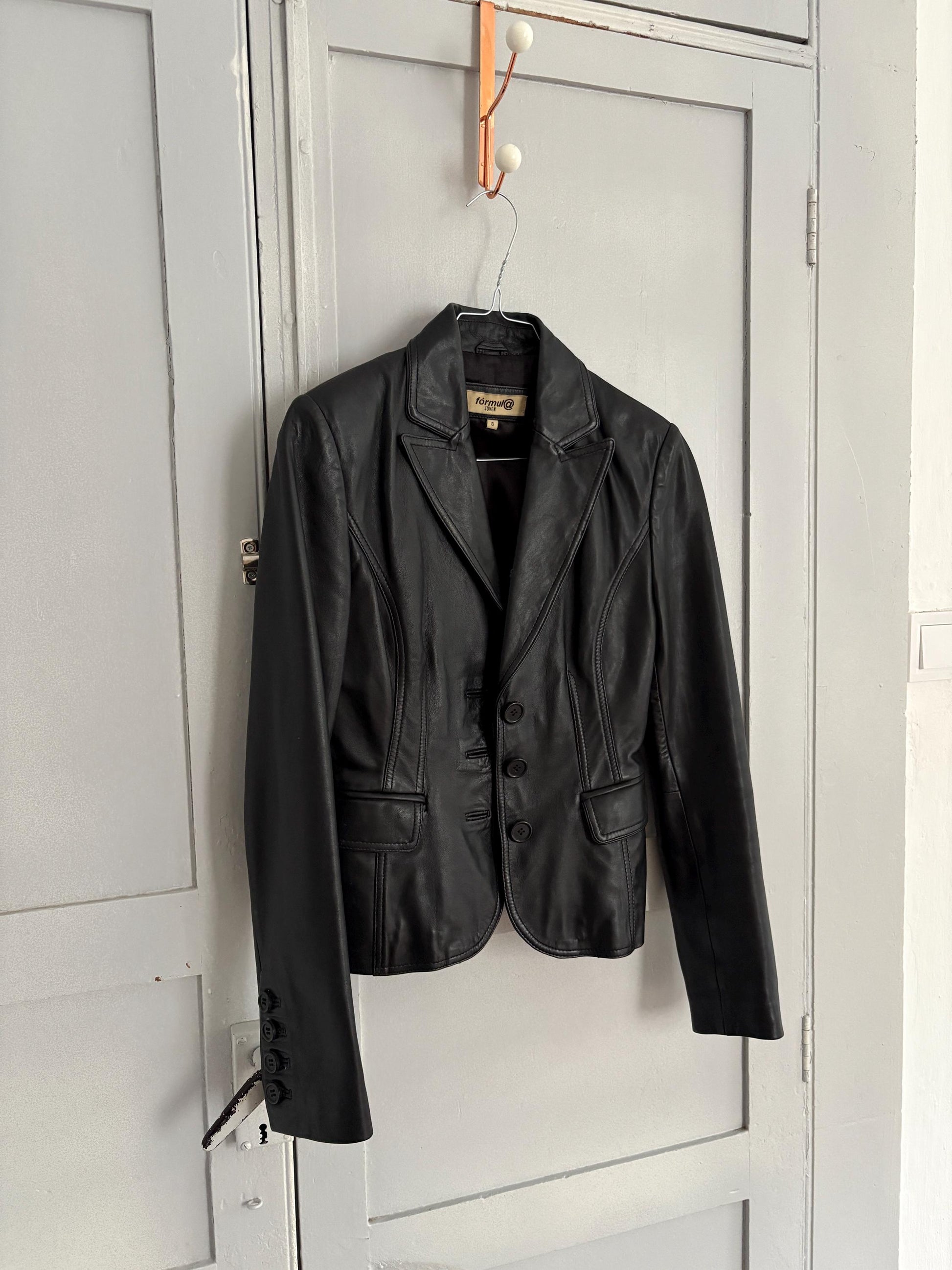 Vintage Black Leather Blazer – Tailored Y2K Moto-Inspired Jacket, Size XS - S