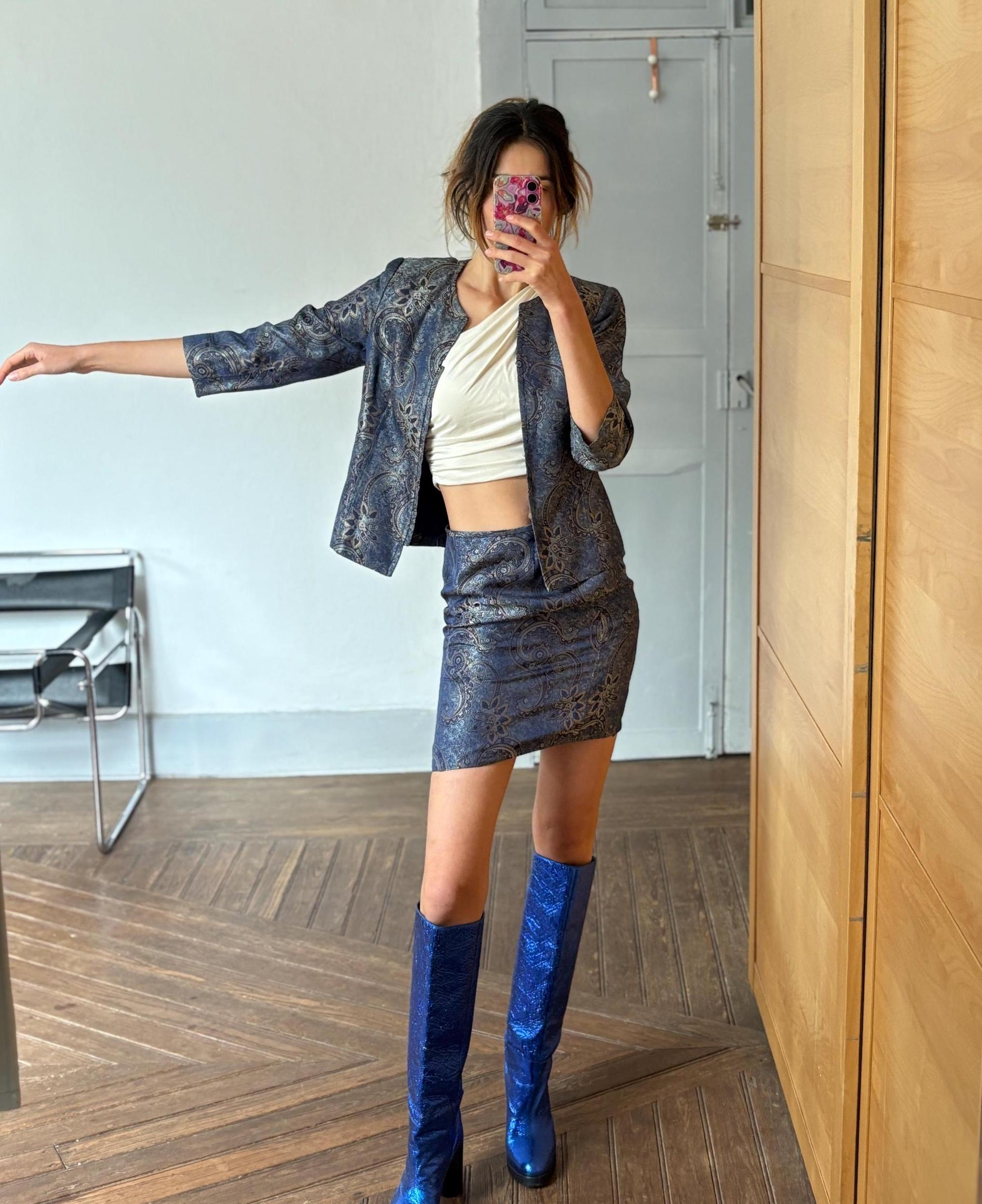 Vintage Alain Manoukian Skirt and Jacket Set – 90s Blue Metallic Paisley feminine suit set, Y2K aesthetic retro outfit