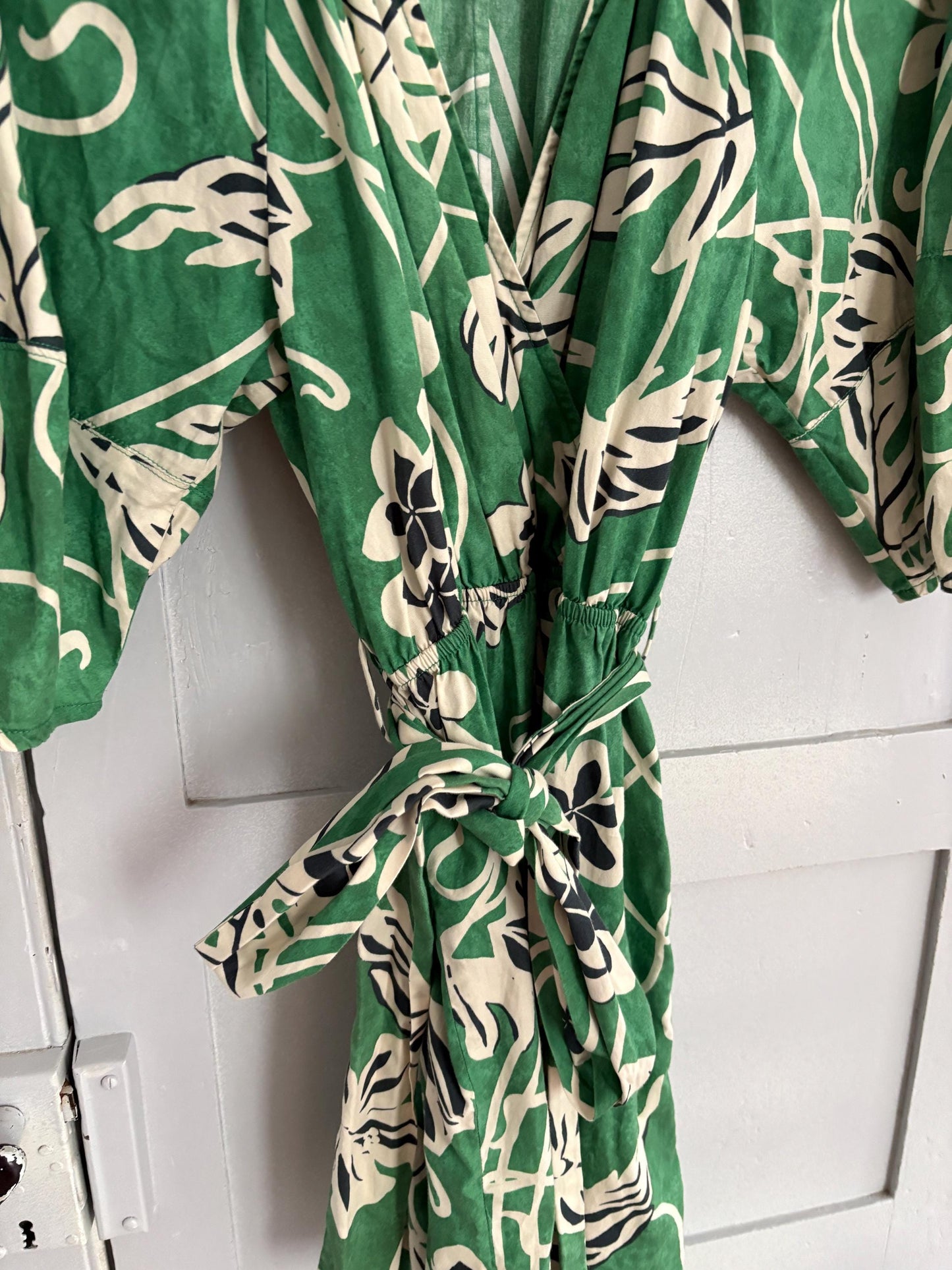 Vintage Green Floral Cotton Wrap Dress – Puff Sleeves Summer Mini with Tie Waist, Size M