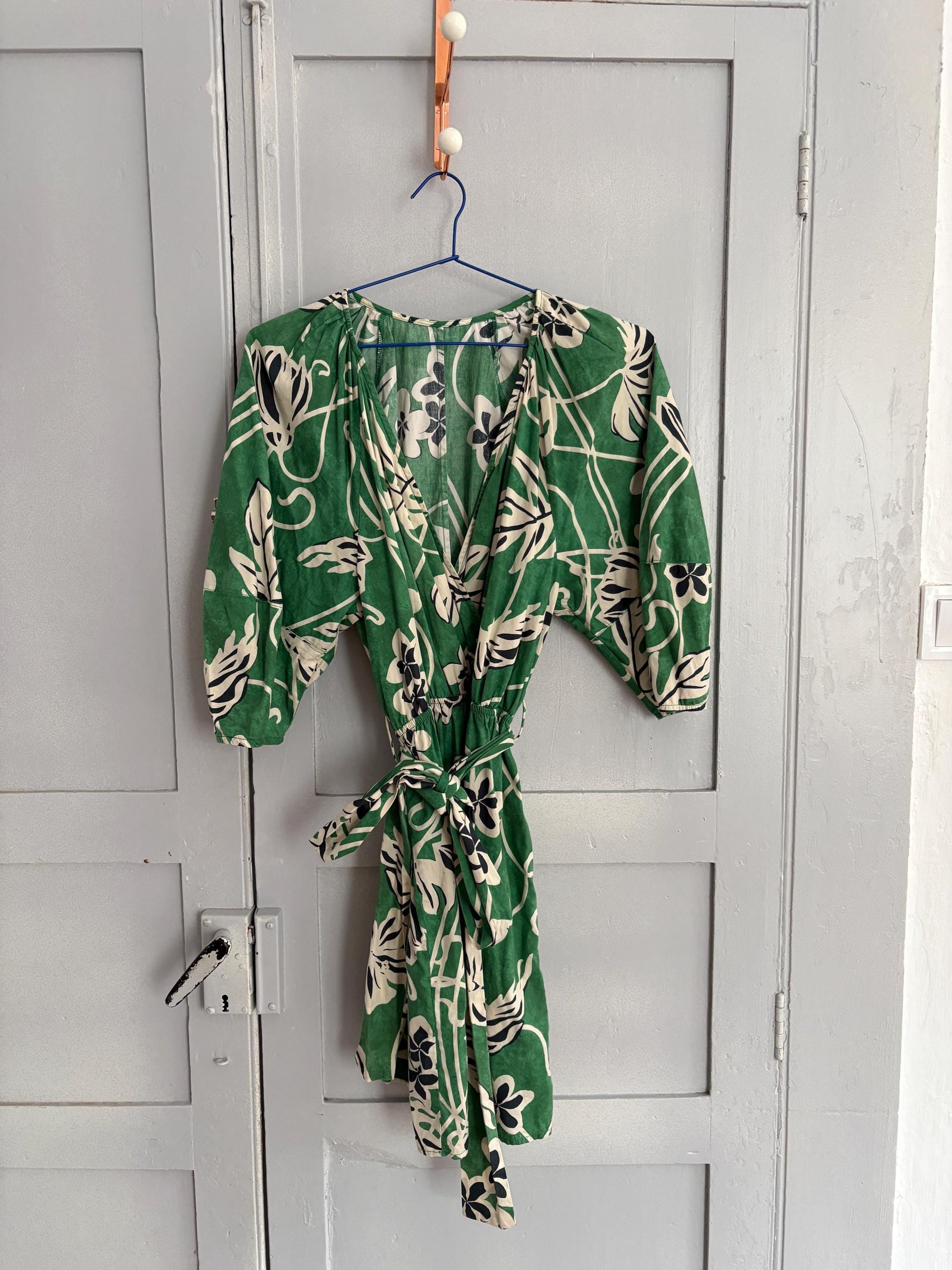 Vintage Green Floral Cotton Wrap Dress – Puff Sleeves Summer Mini with Tie Waist, Size M