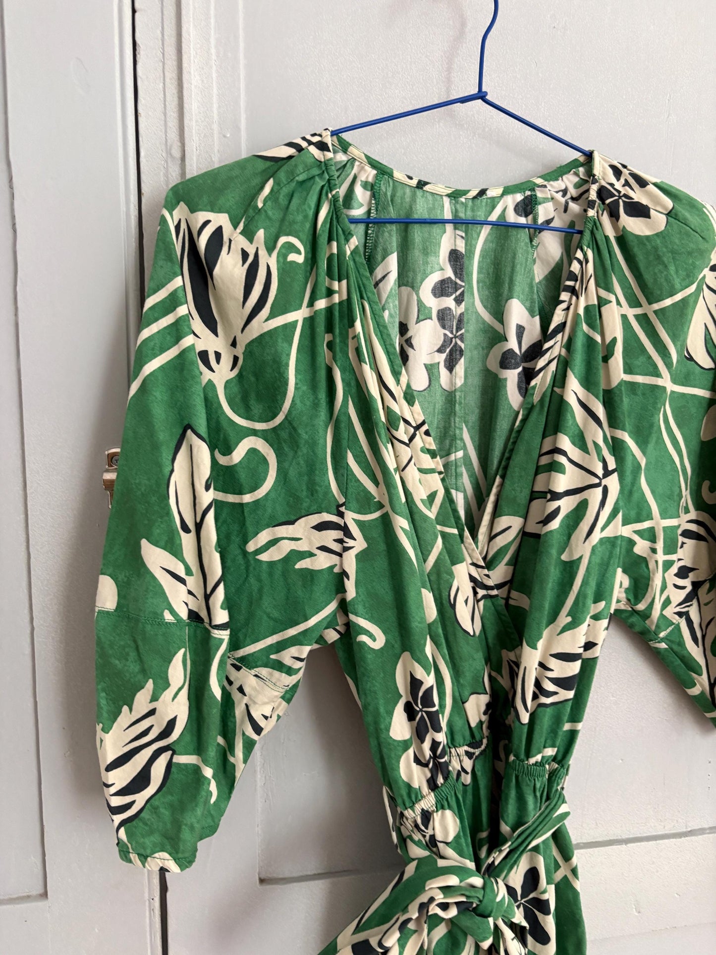 Vintage Green Floral Cotton Wrap Dress – Puff Sleeves Summer Mini with Tie Waist, Size M