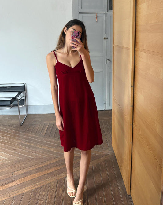 Vintage Red Velvet Slip Dress – Romantic & Sleek Minimalist Staple