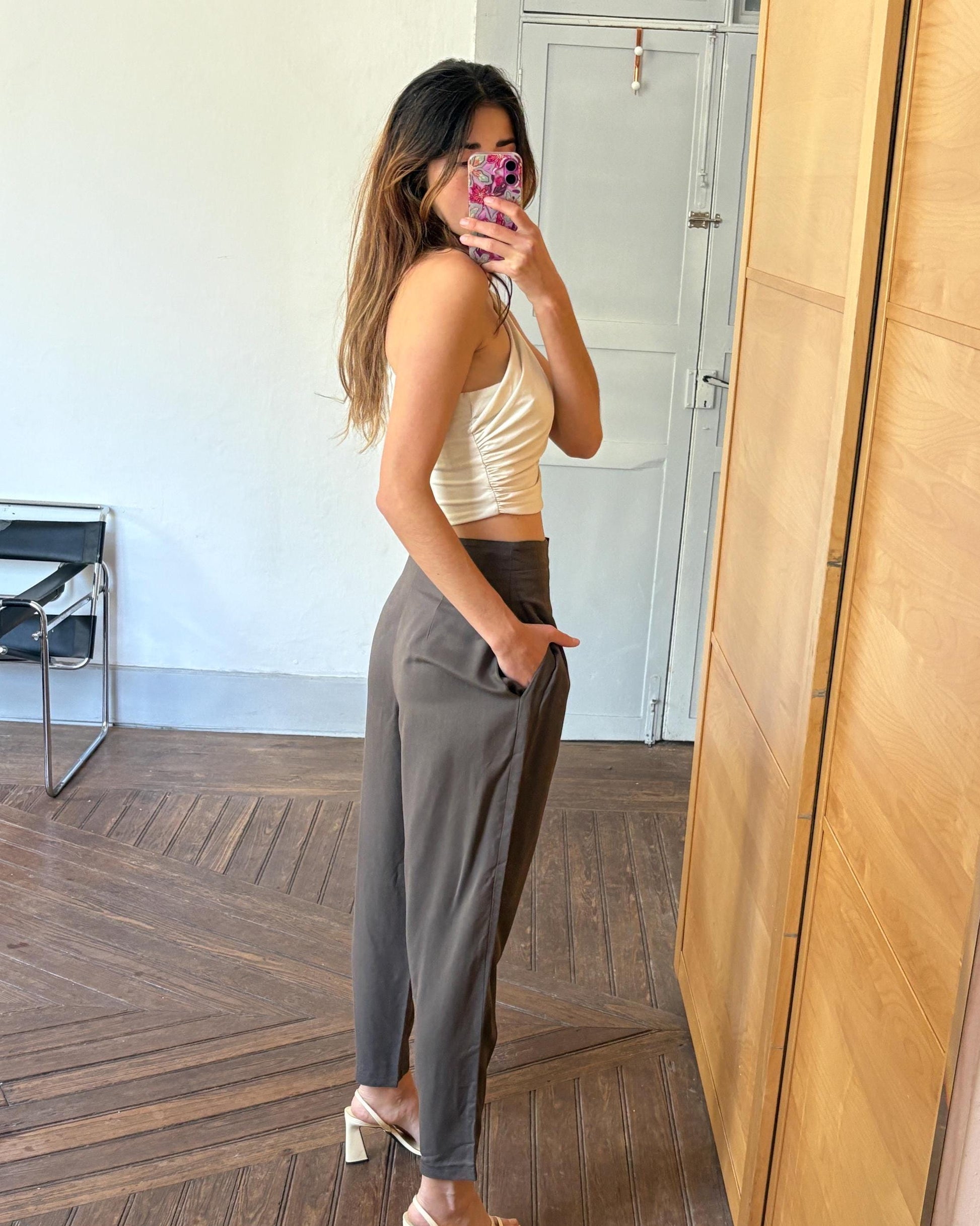 Vintage Minx by Eva Lutz Brown High Waisted Trousers – Cupro Silk Blend Tailored Pants Made in Germany – Relaxed Fit Workwear (EU 38)