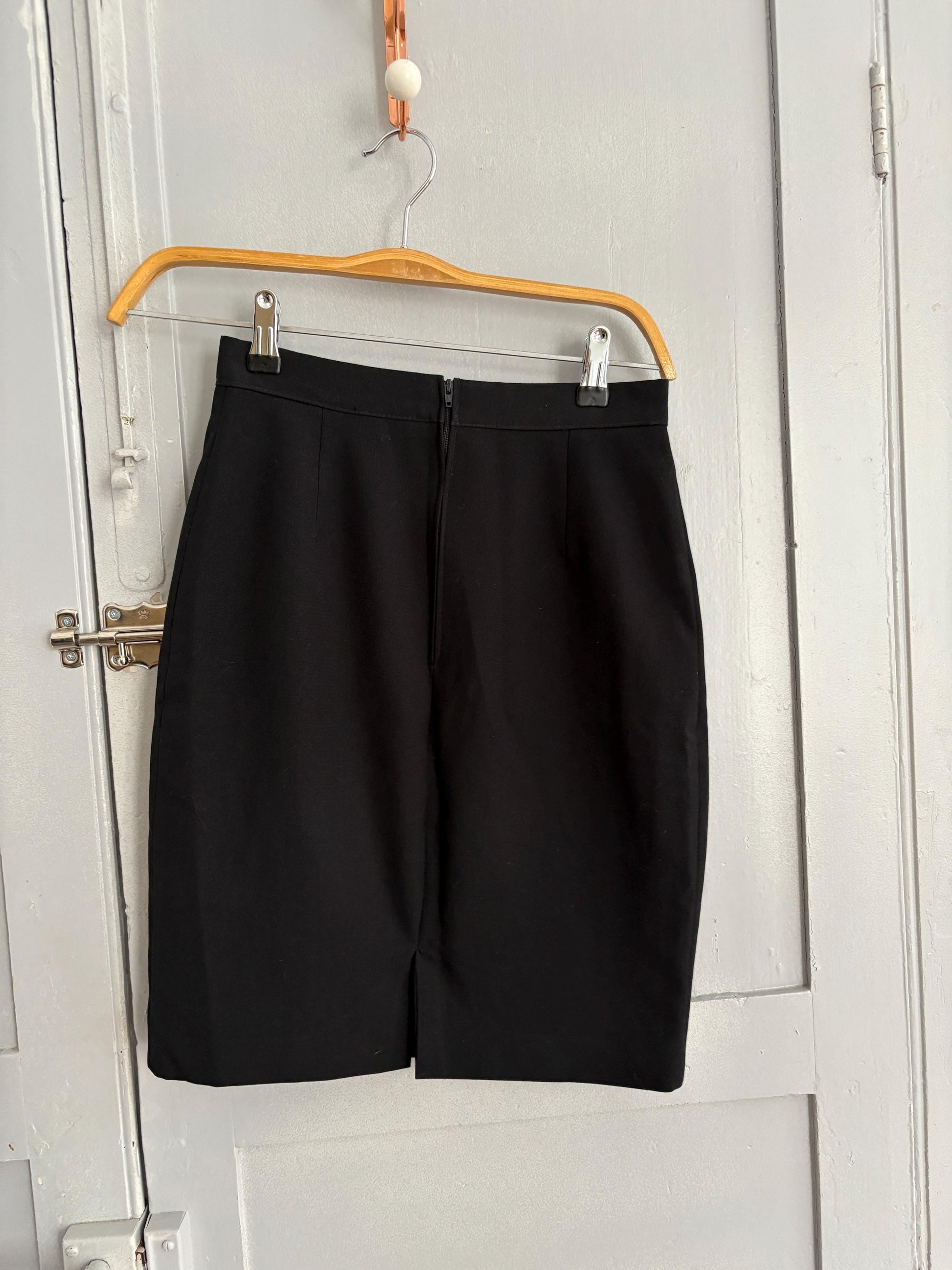 Vintage Black Mini Pencil Skirt by Sportstaff Made in Italy – Elegant Tailored Fit with Back Slit, Size XS - S