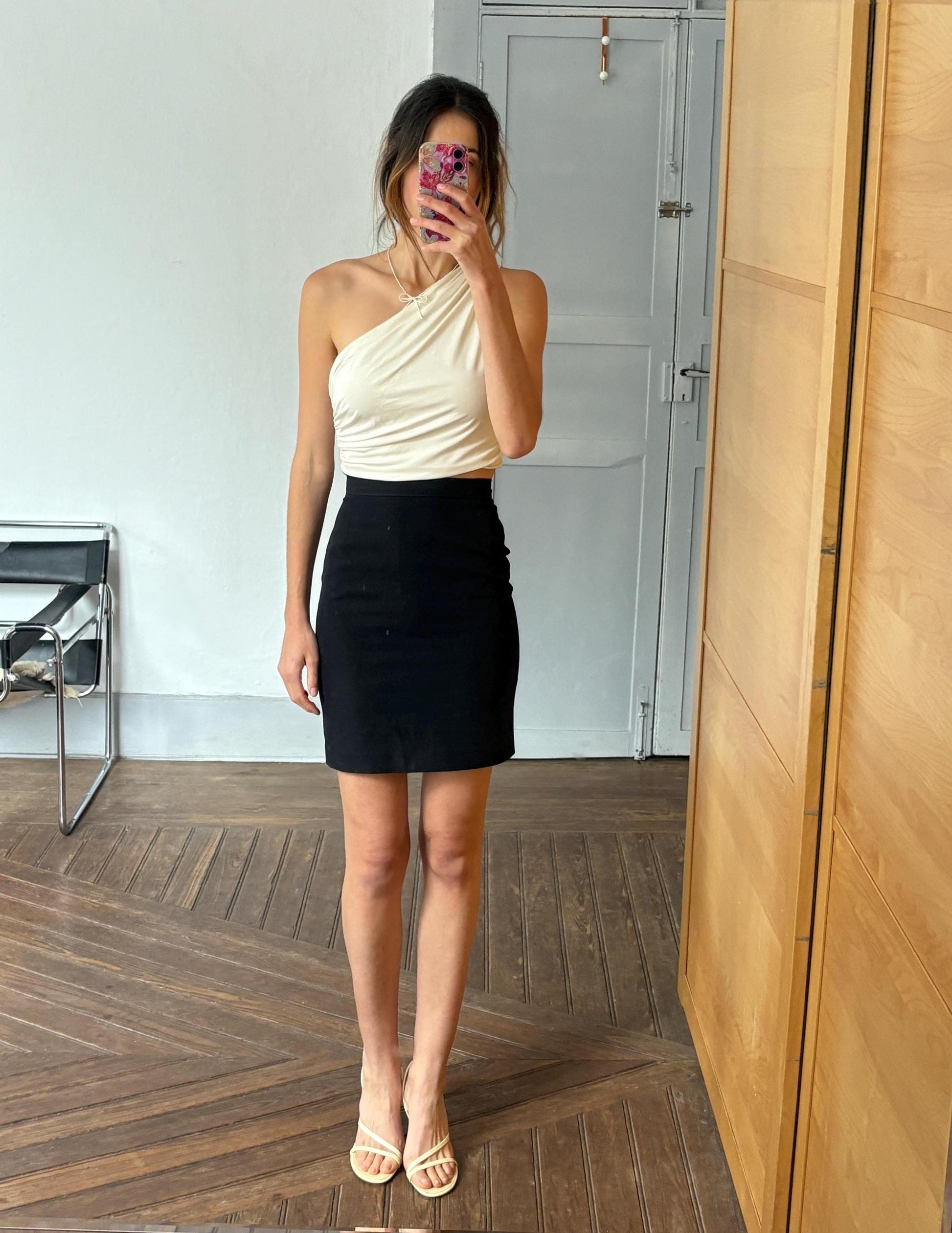 Vintage Black Mini Pencil Skirt by Sportstaff Made in Italy – Elegant Tailored Fit with Back Slit, Size XS - S