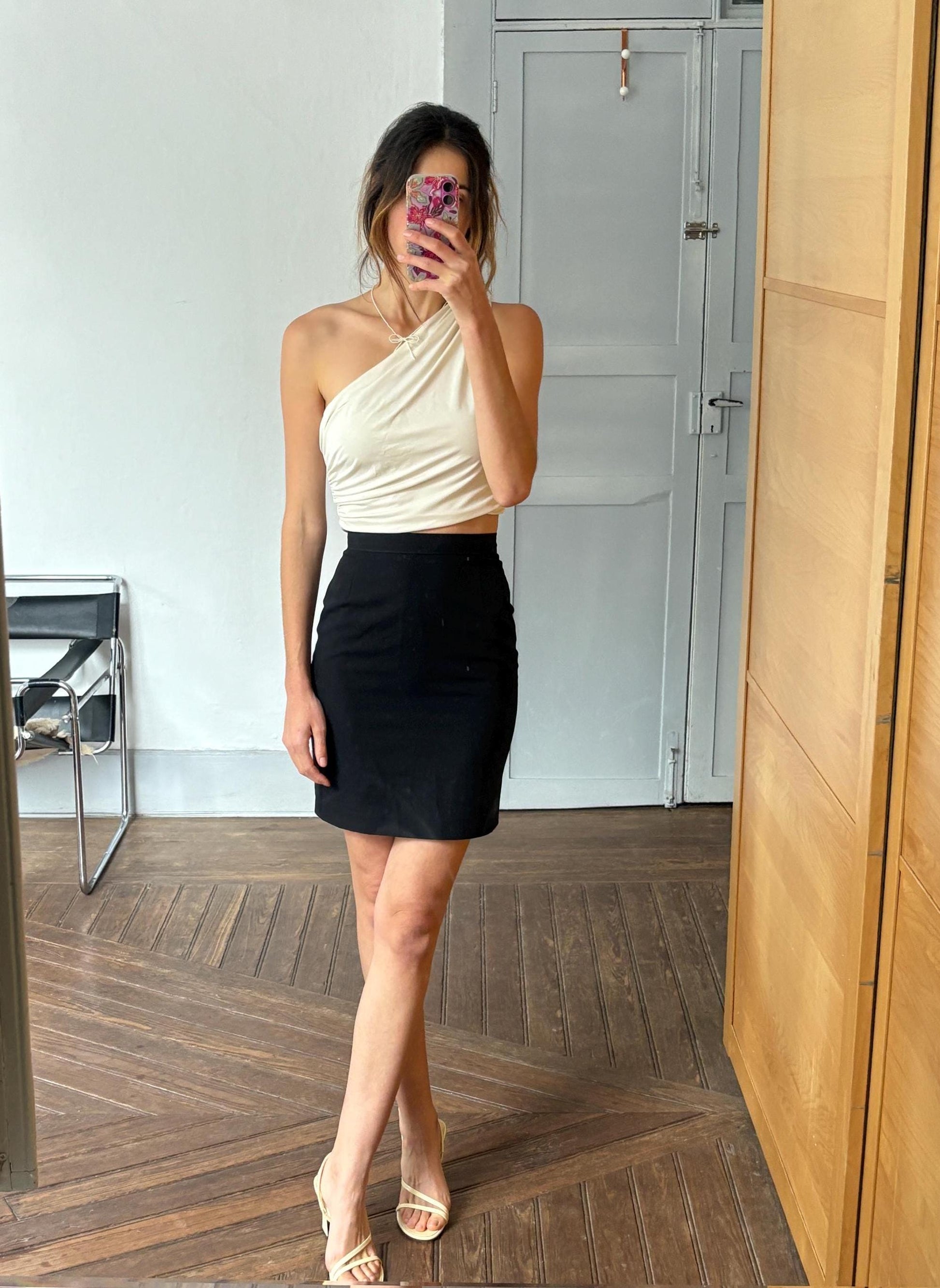 Vintage Black Mini Pencil Skirt by Sportstaff Made in Italy – Elegant Tailored Fit with Back Slit, Size XS - S