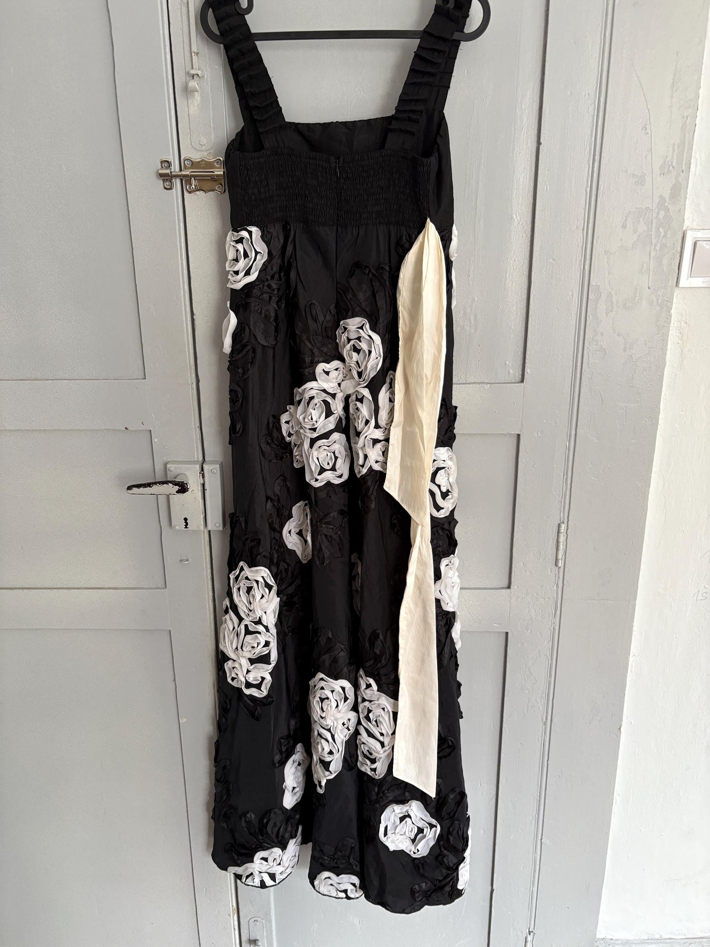 Vintage Black & White 3D Floral Evening Gown – Romantic Statement Maxi Dress with Elegant Neckline