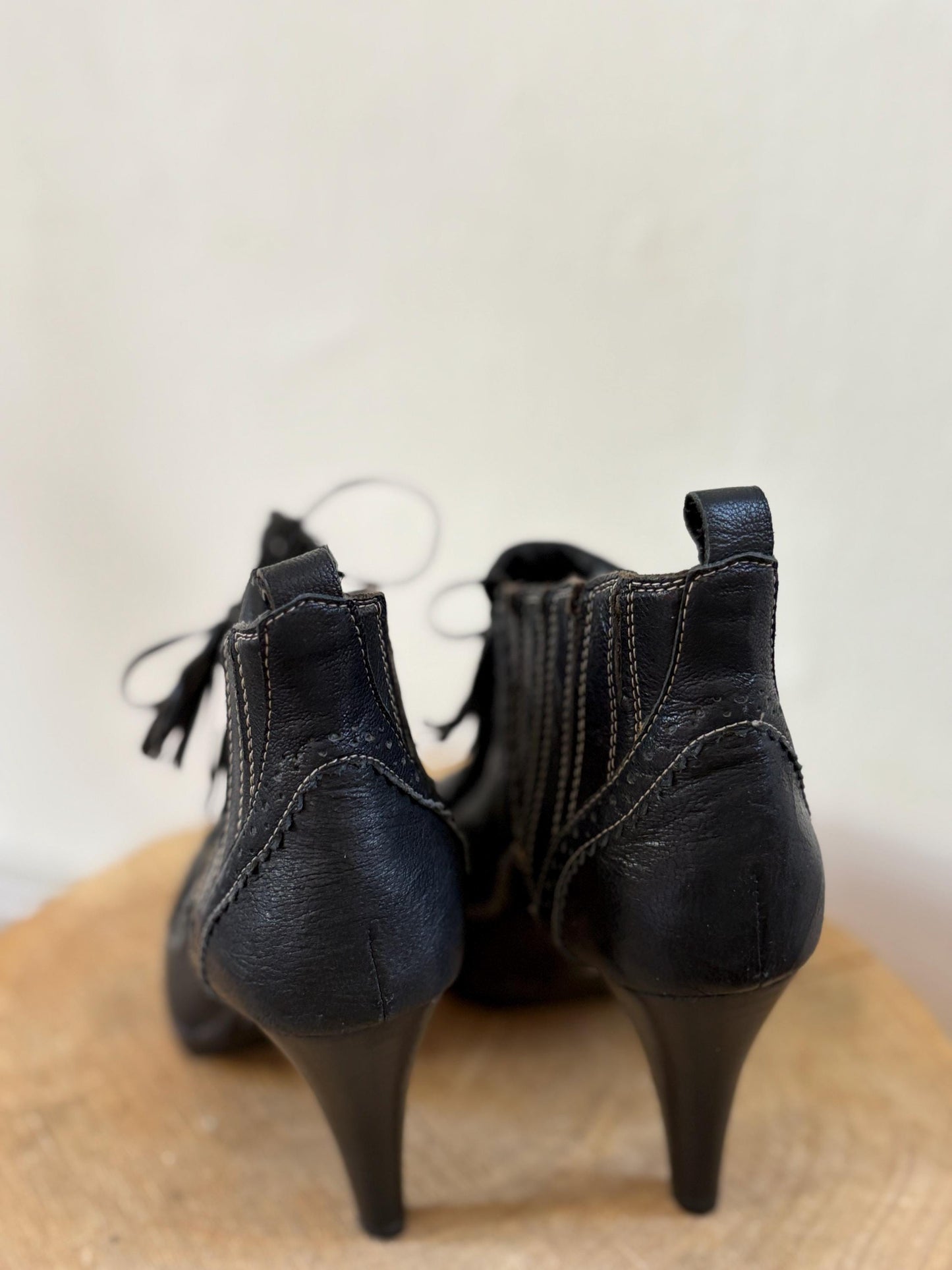 Vintage Adolfo Dominguez Black Leather Heels – Fringe Detail & Western Chic Vibes, Size EU 37 - US 6.5–7 - UK 4.5