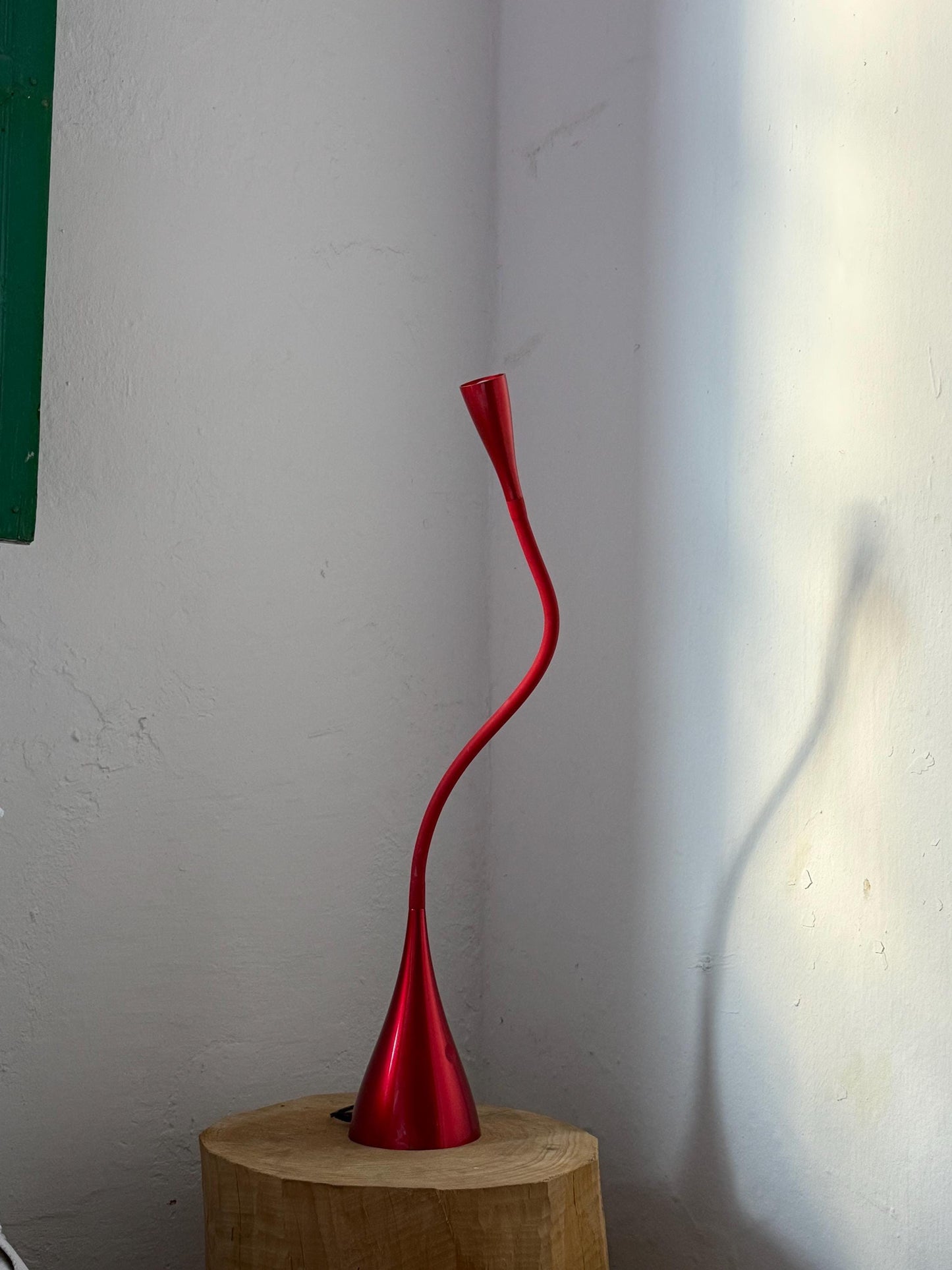 Sculptural red wavy table lamp with flexible neck, touch switch, modern space-age vibe, bold statement lighting, sturdy vintage build