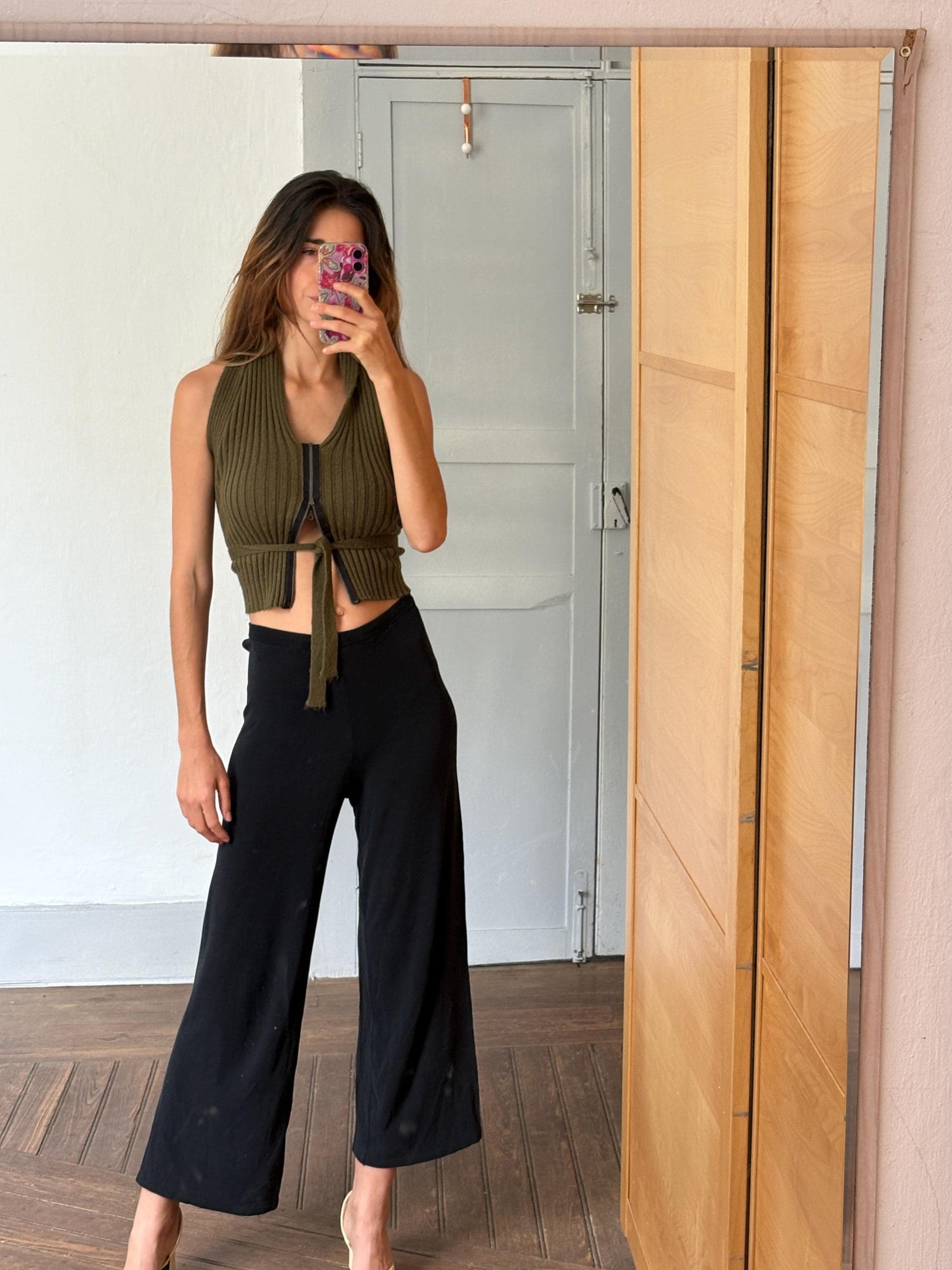 Cora Kemperman black wide leg soft pants, elastic waist cropped flowy trousers | lounge travel casual minimalist style, Size M