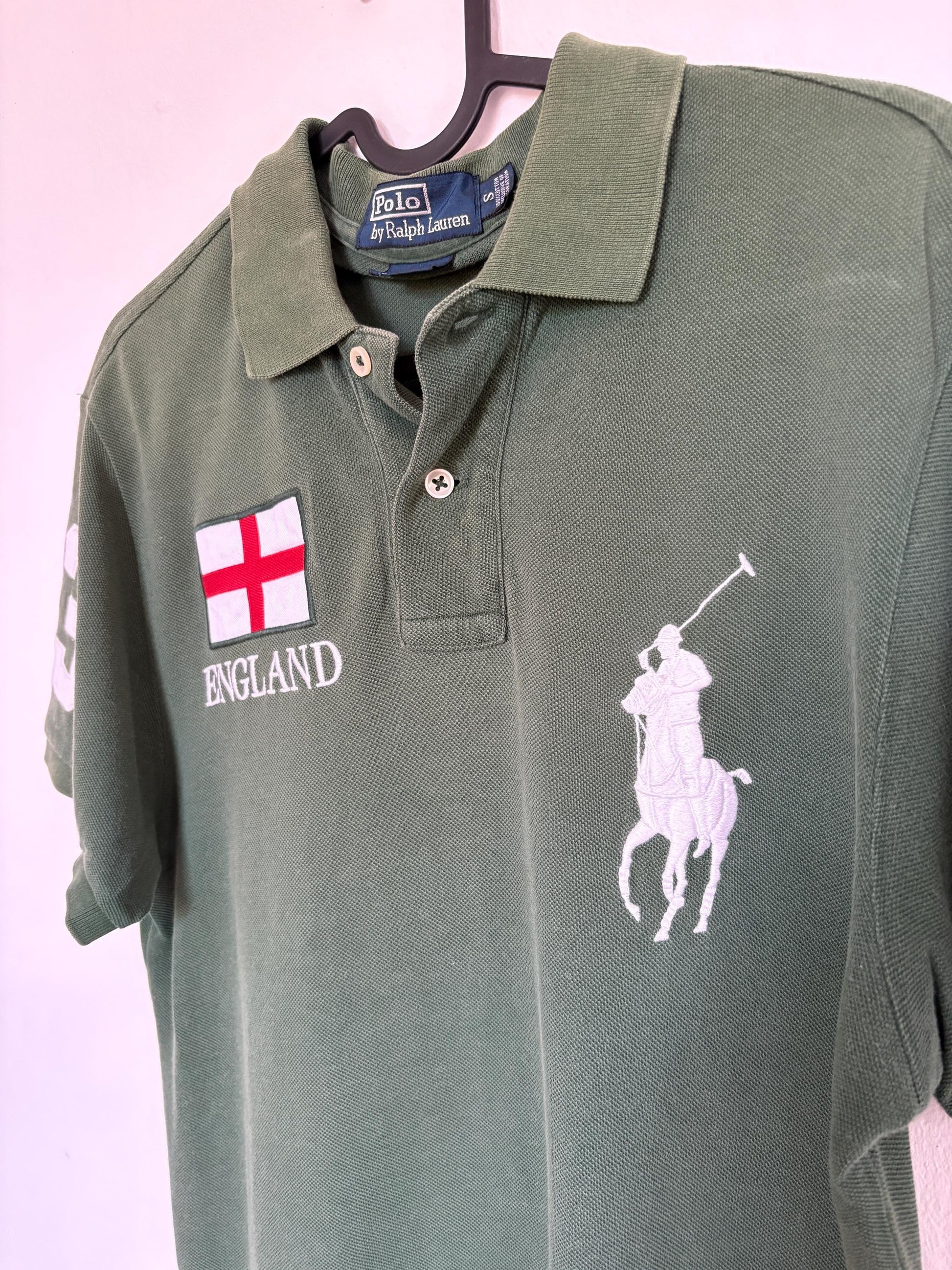 Vintage Secondhand green Polo by Ralph Lauren, Custom fit shirt, England logo cotton t-shirt with collar, Size S
