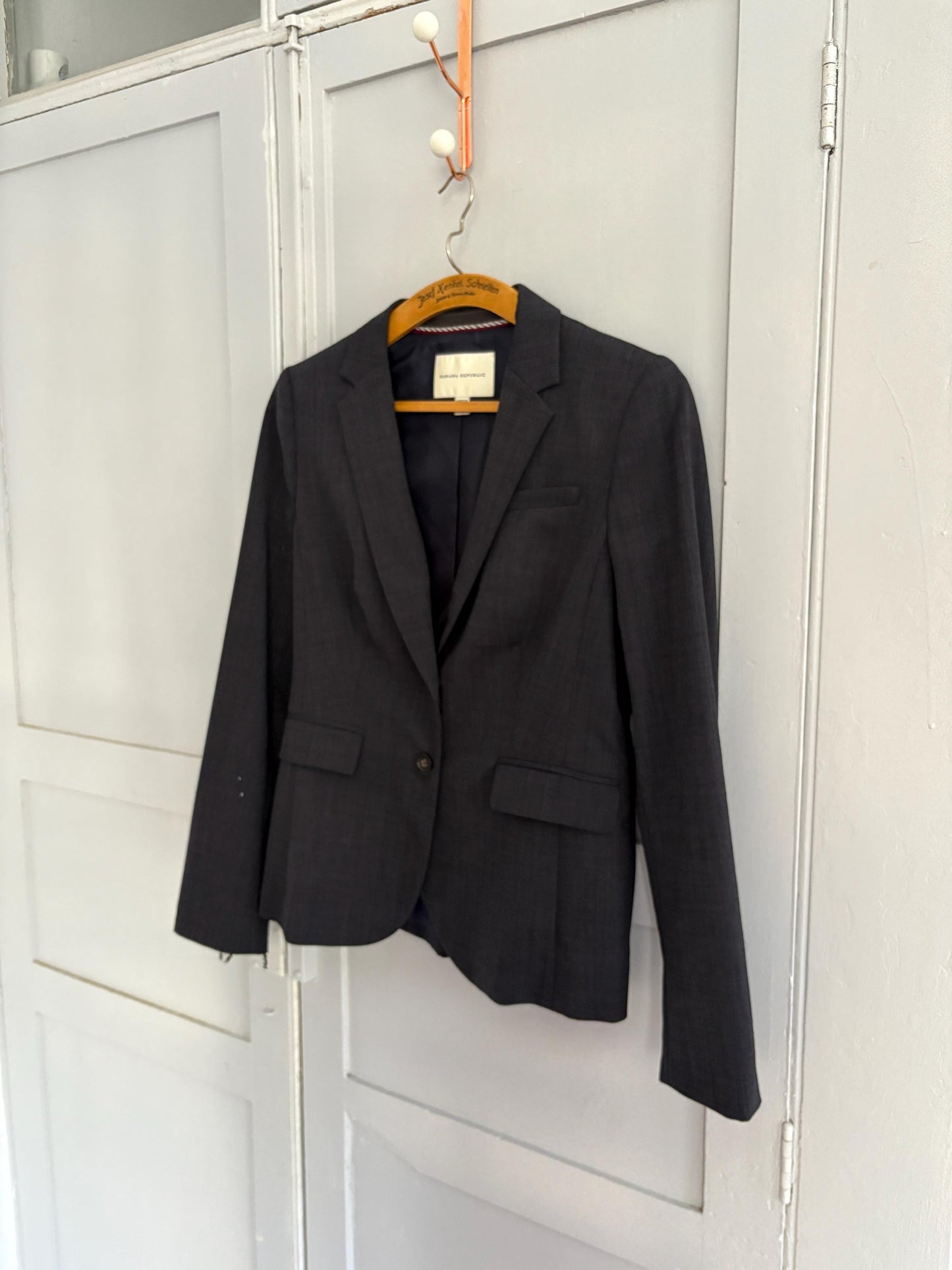 Secondhand banana republic blazer vintage wool blazer women academia style navy stretch tailored jacket office chic