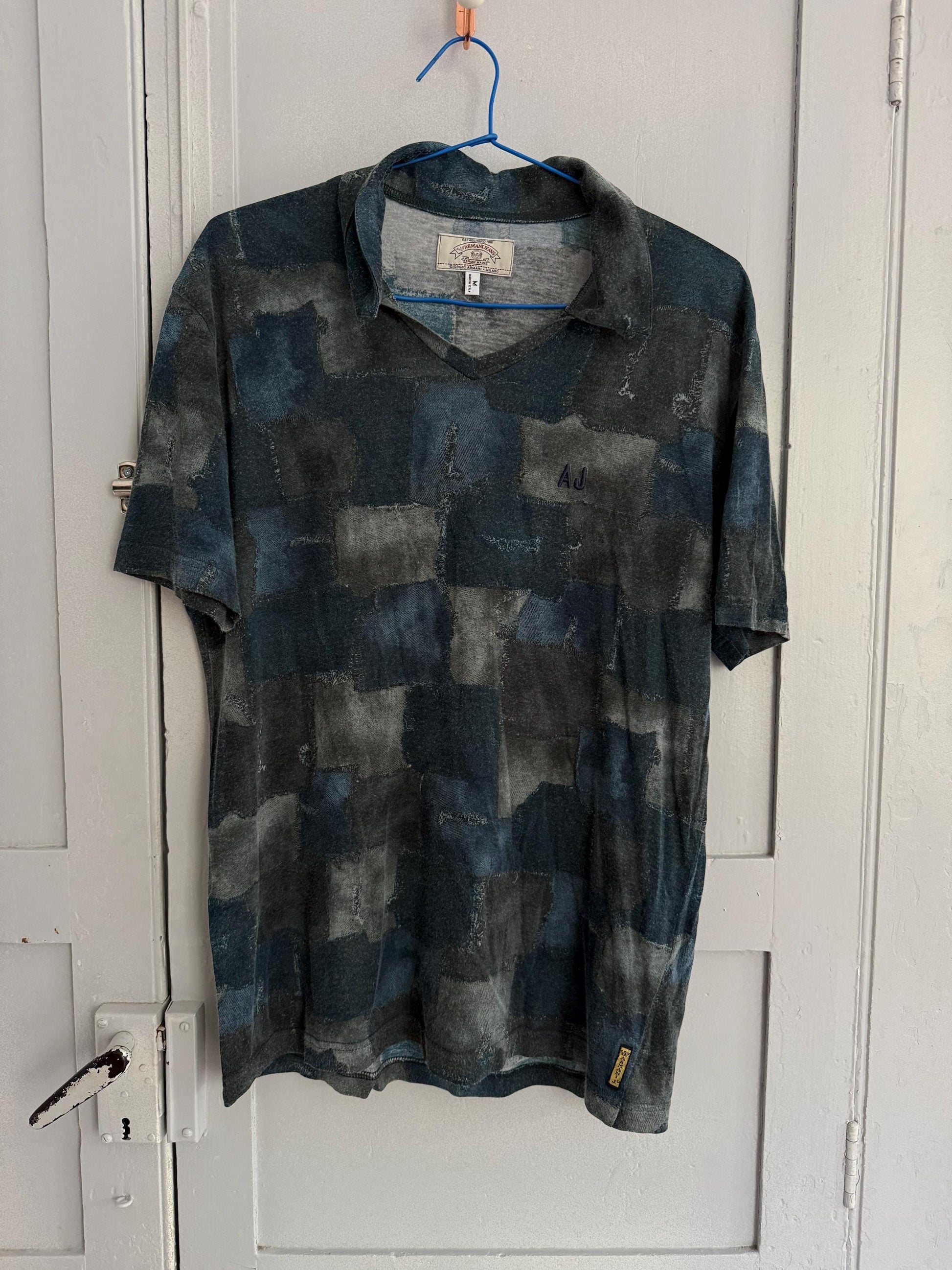 Armani Jeans vintage polo shirt Made in Italy AJ logo tee abstract print t-shirt size M EU 48 US M men’s designer top