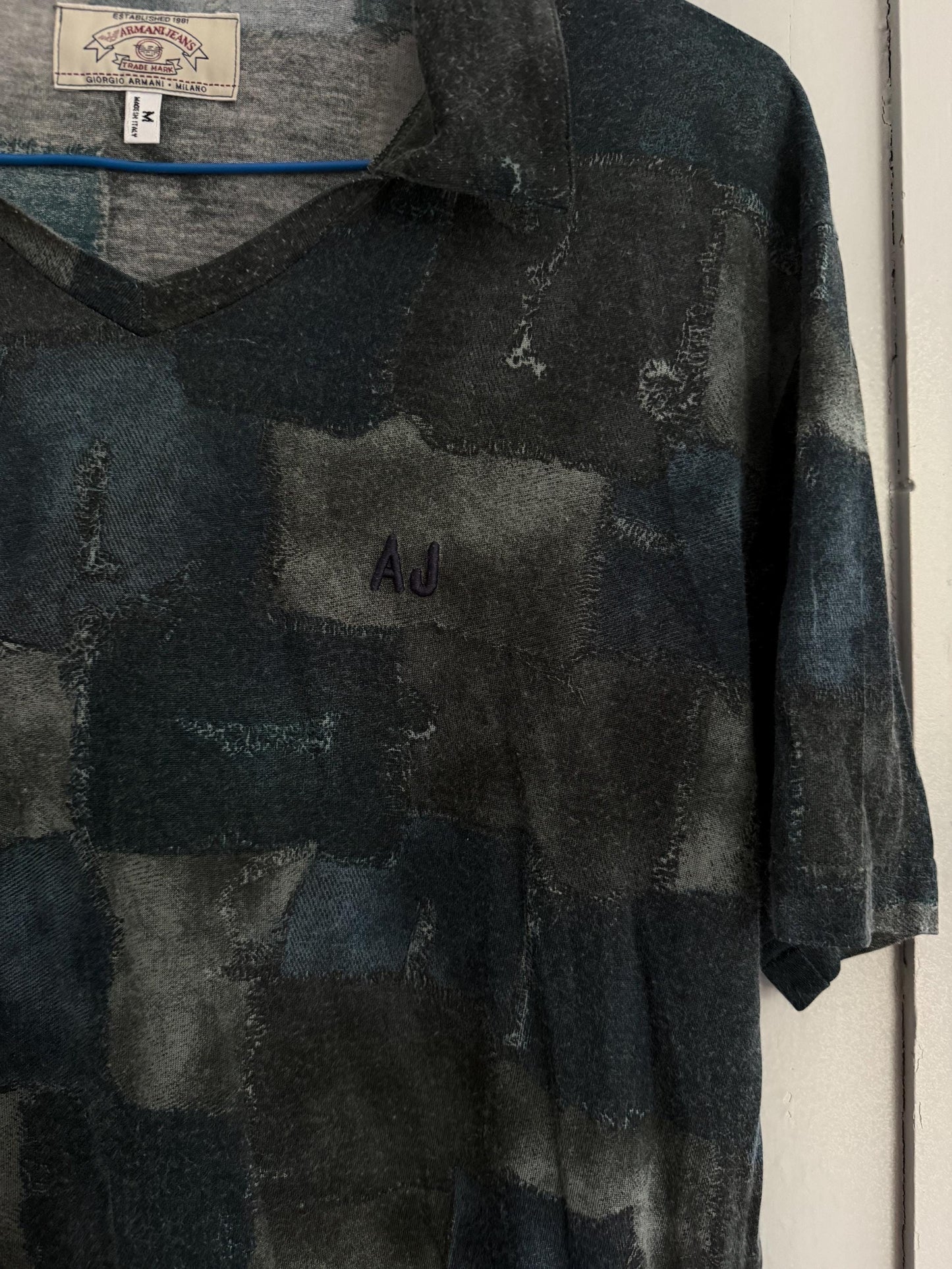 Armani Jeans vintage polo shirt Made in Italy AJ logo tee abstract print t-shirt size M EU 48 US M men’s designer top