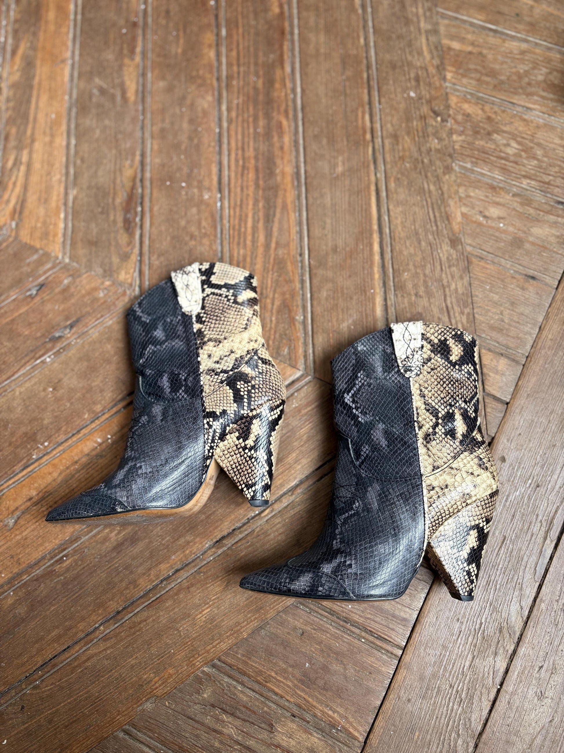 Essentiel Antwerp Designer Shoes EU 39 Genuine Leather Snakeskin Ankle Boots Cowboy Style