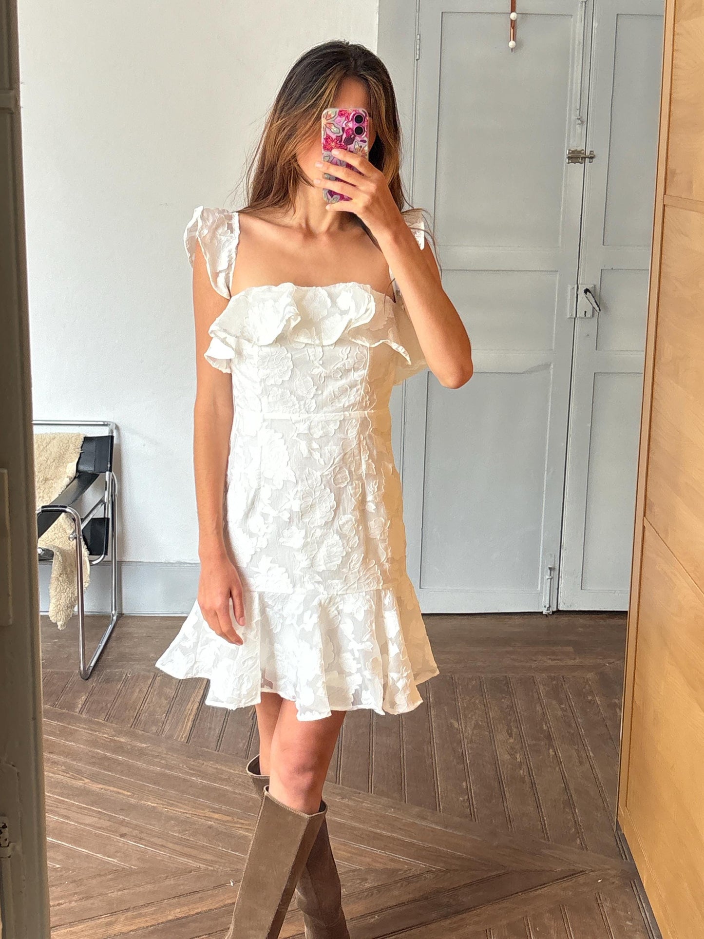 Romantic white summer dress – vintage-inspired feminine fit, breezy and soft, perfect for M,