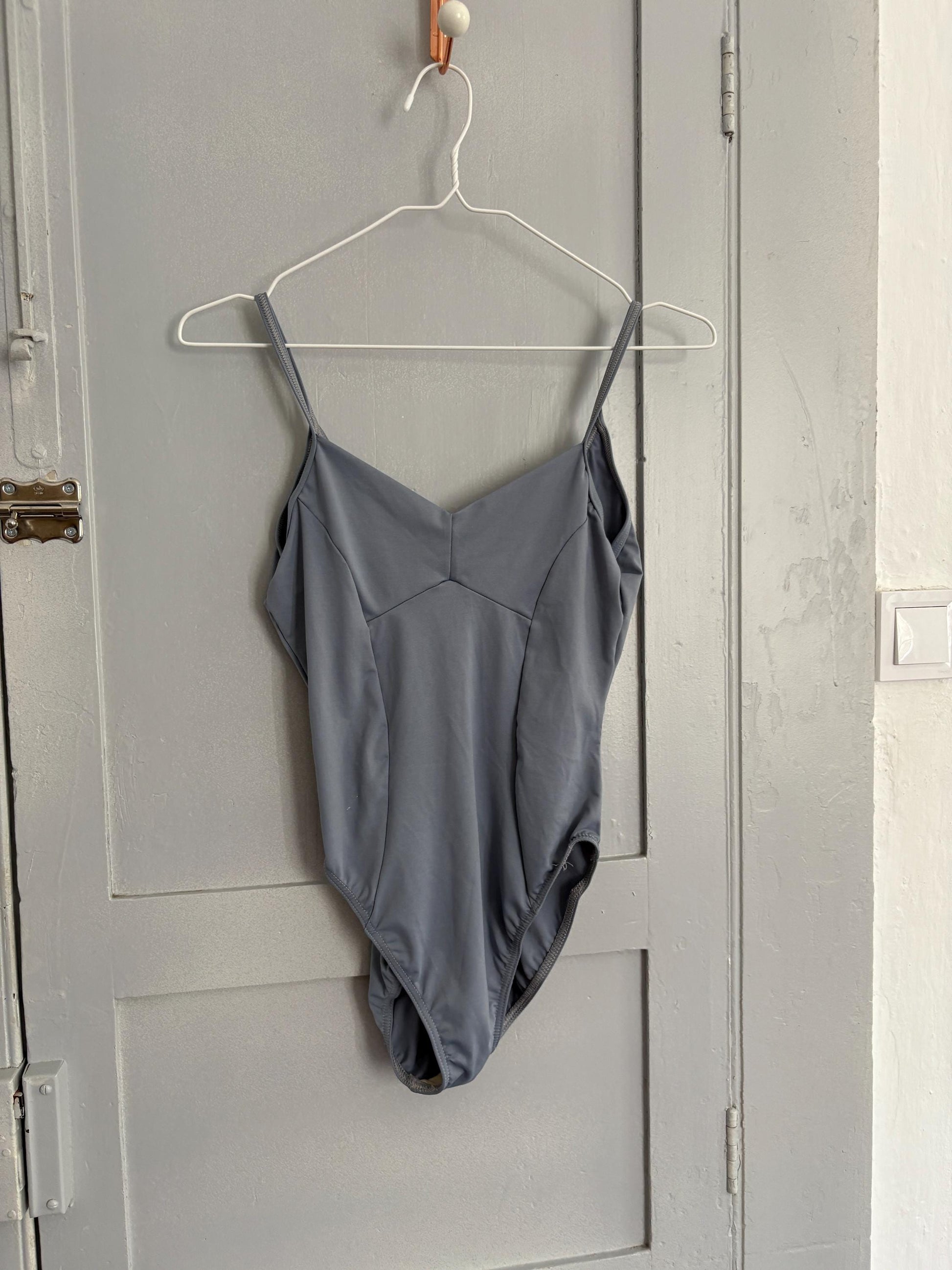 Vintage Lavender one-piece bodysuit, Capezio The Dancemaker body, made in USA, spaghetti strap, sleek fit, balletcore, Y2K style, sexy look