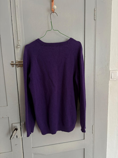Vintage Purple Lambswool V-Neck Jumper — additional view 10