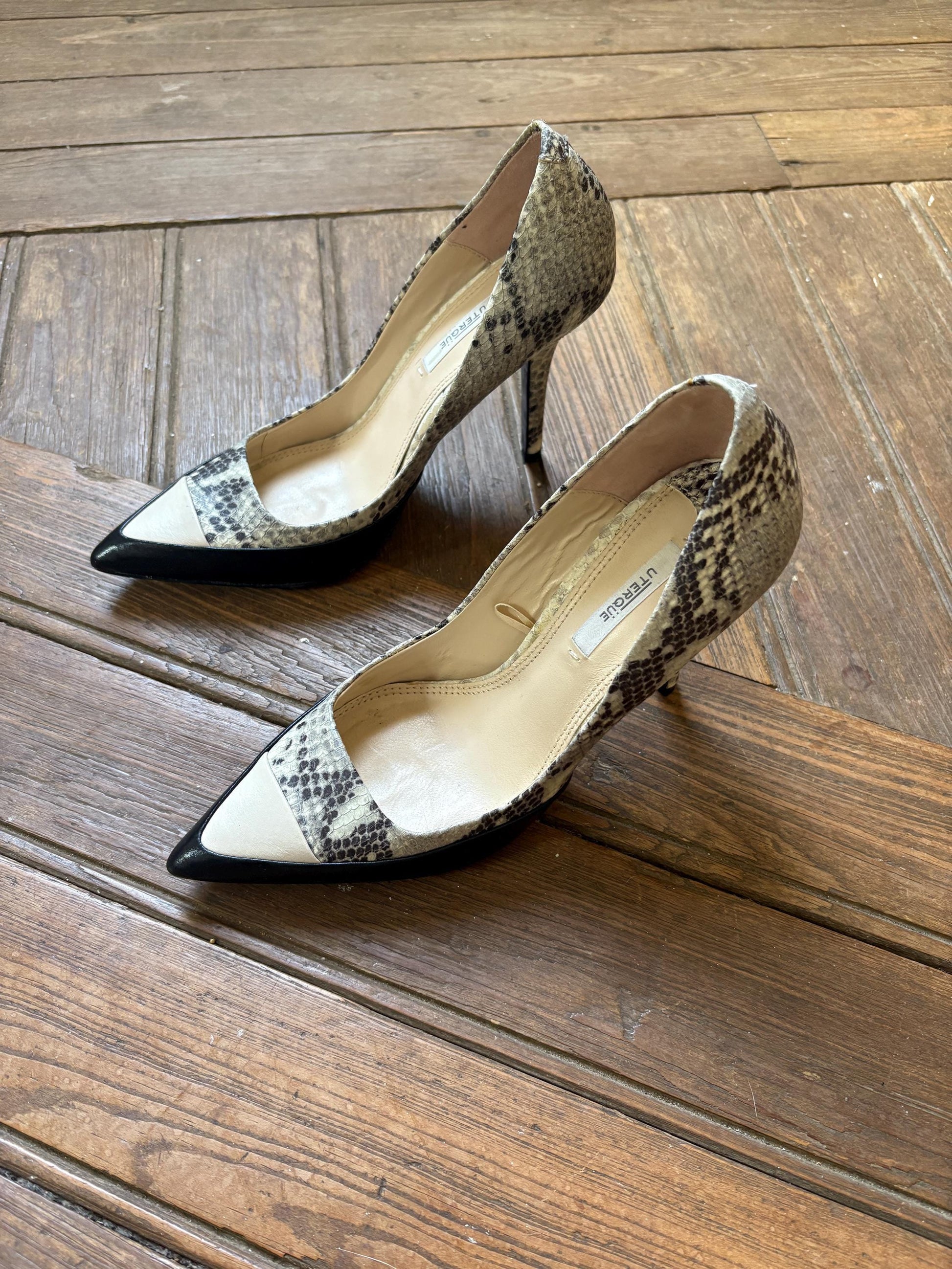 Uterque snake print high heel, designer shoe with small stiletto 10 cm heel, luxury designer shoe, size 38