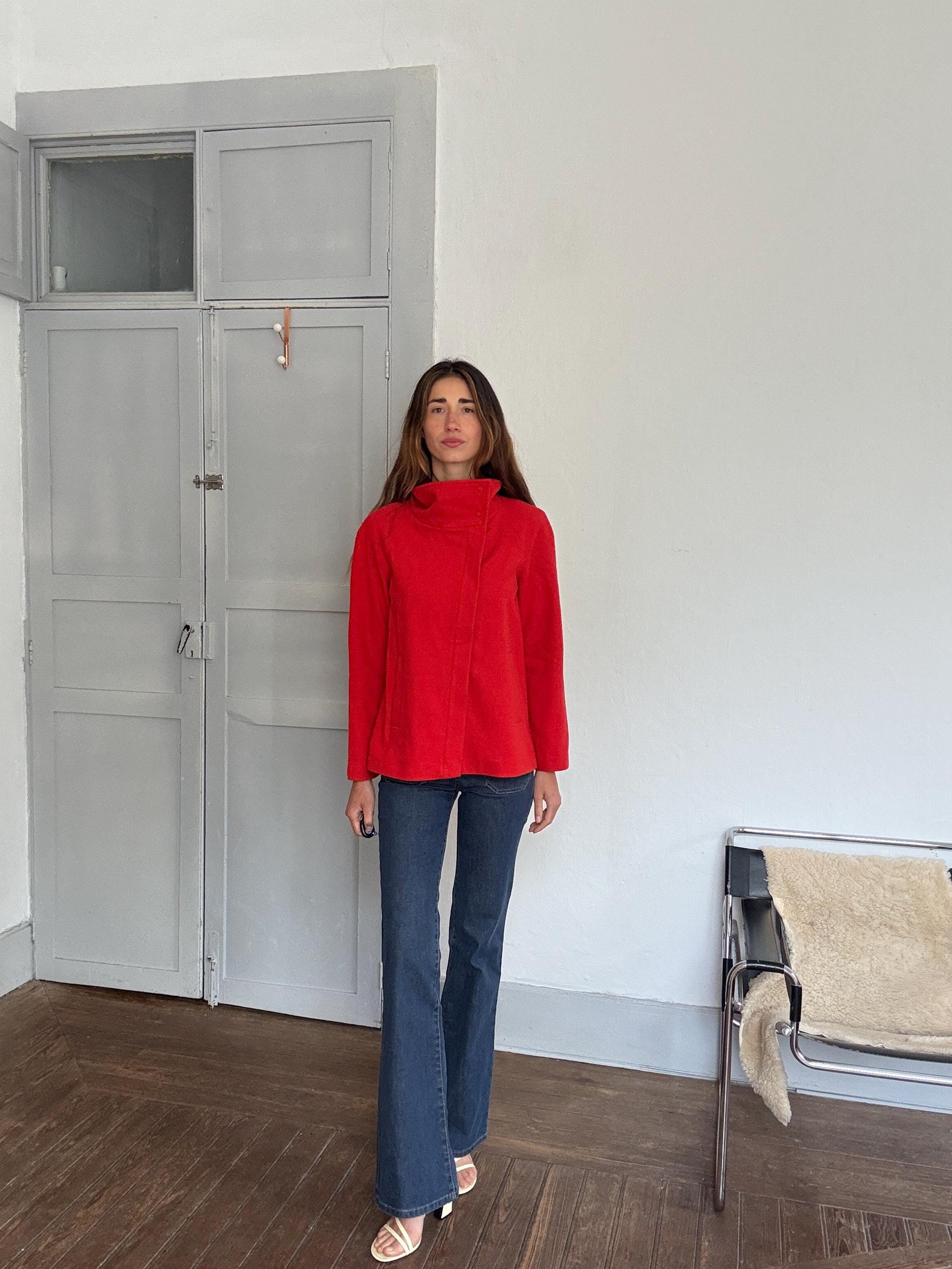 Vintage Benetton red wool coat – bright statement outerwear, size EU 38/FR 38/US 6, high collar, minimalist zip, 2000s style