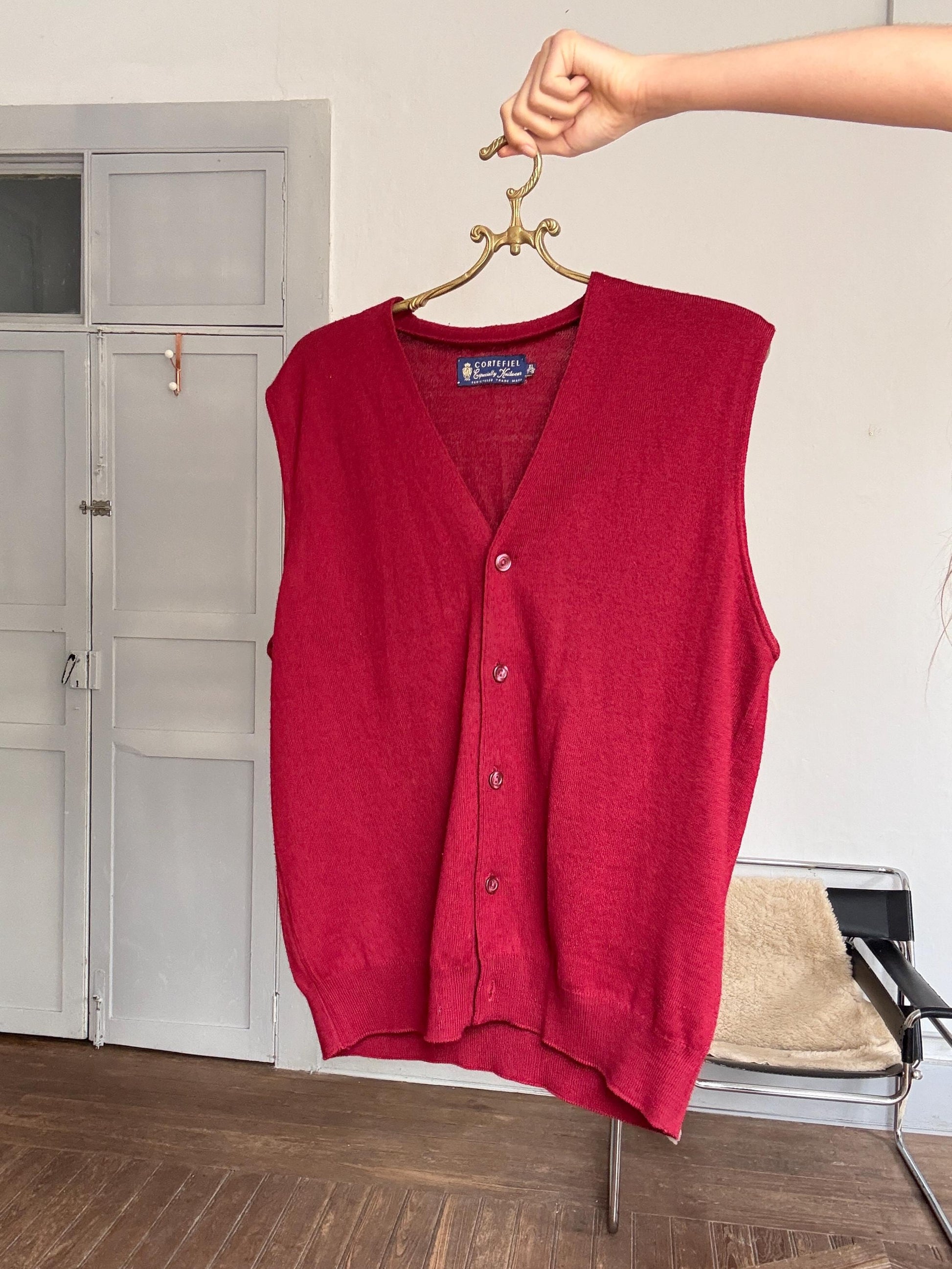 Vintage red wool blend waistcoat vest – dark academia gilet, unisex, size XL, button-up layering piece, oversized fit, 90s style knit