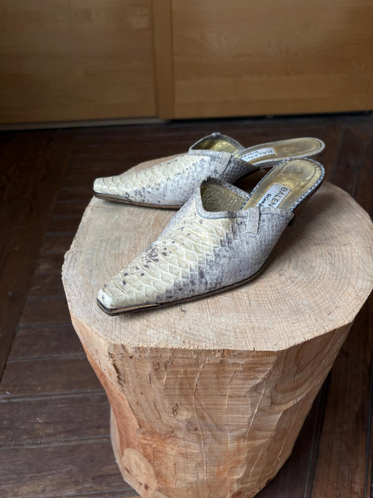 Vintage Balenciaga Snakeskin Mules – Size 37 – US 6.5–7, Pointed Toe Heels, Genuine Leather Slip-Ons