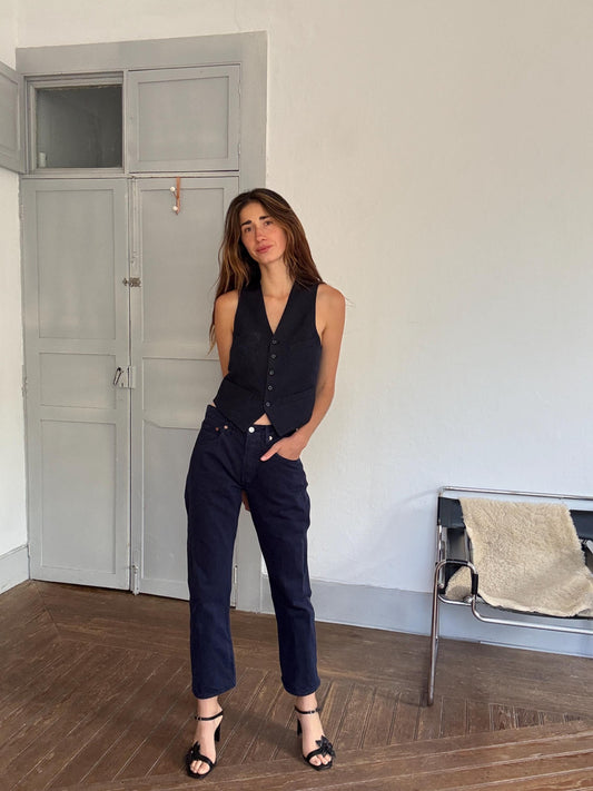 Vintage Levi’s 501 Dark Navy Blue Jeans – W31 L32 Straight Fit, Classic Denim, Women size S