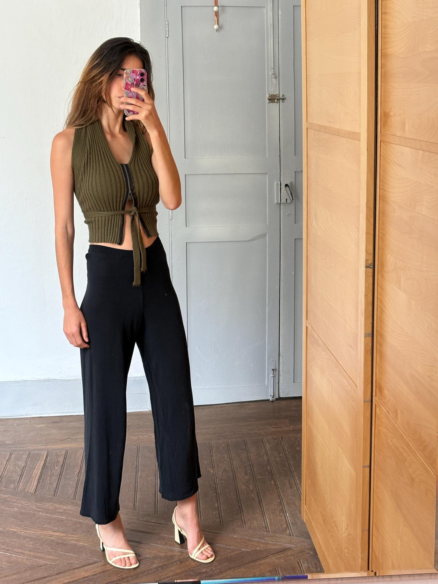 Cora Kemperman black wide leg soft pants, elastic waist cropped flowy trousers | lounge travel casual minimalist style, Size M