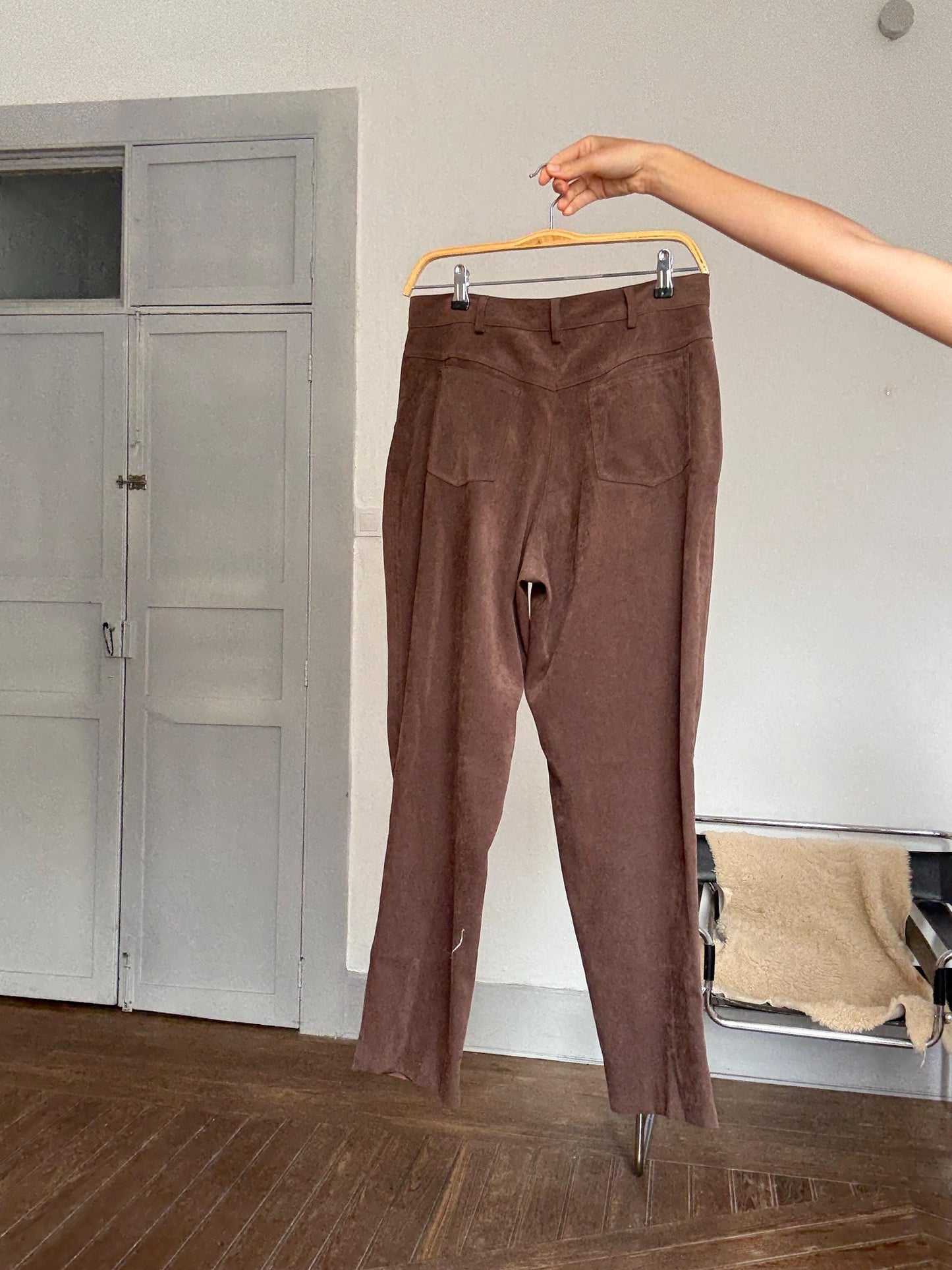 Vintage brown high waist trousers – dark academia aesthetic, flattering pleats, tapered leg, timeless neutral, size M/L