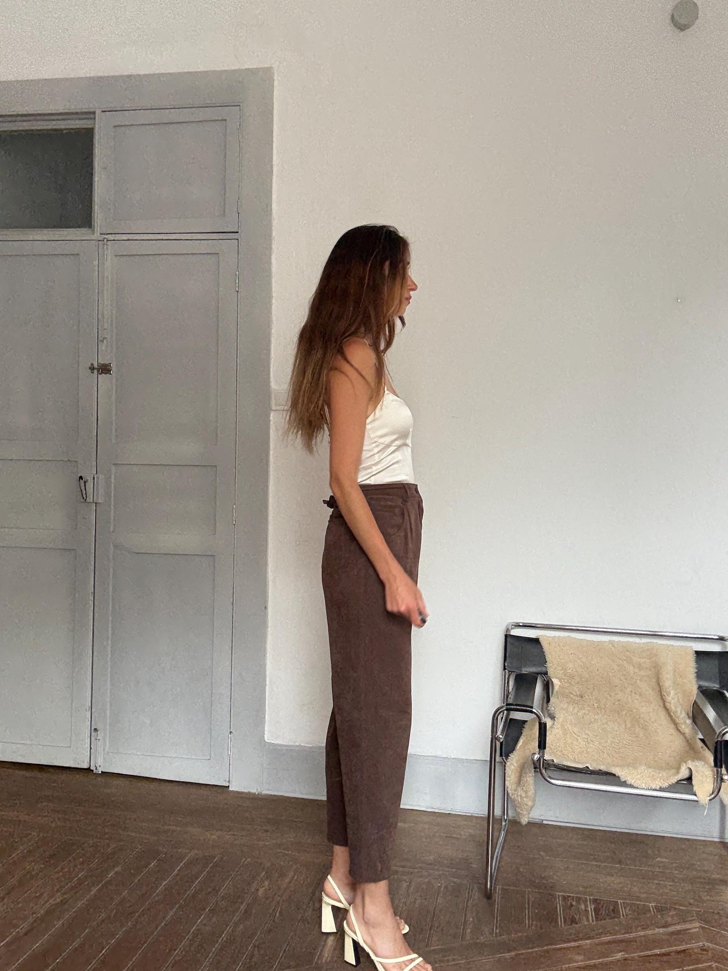 Vintage brown high waist trousers – dark academia aesthetic, flattering pleats, tapered leg, timeless neutral, size M/L