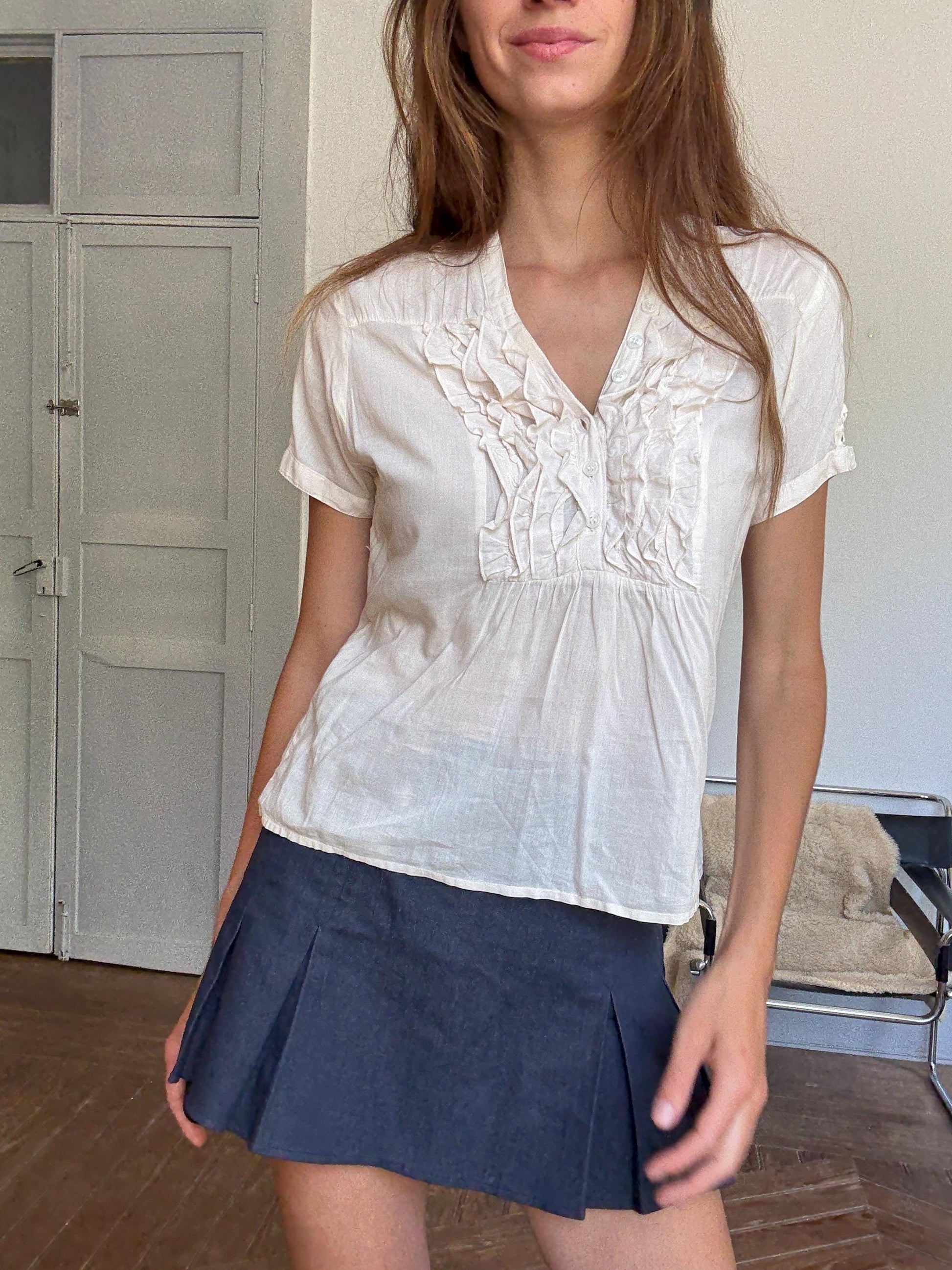 Romantic vintage ruffle blouse in 100% cotton – soft cream, dark academia aesthetic, cottagecore vibes